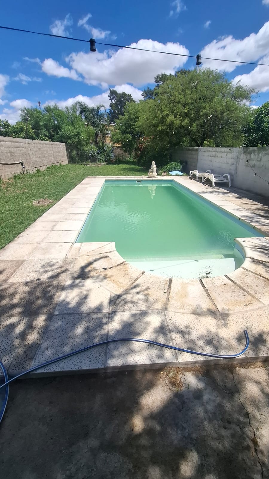 3 dormitorios · 2 baños (con ante baño y bañera) · vestidor · cocina-comedor · living · jardín delantero · patio de 80 mts² · garage doble · quincho cerrado · piscina de 6 x 10 mts - foto 6