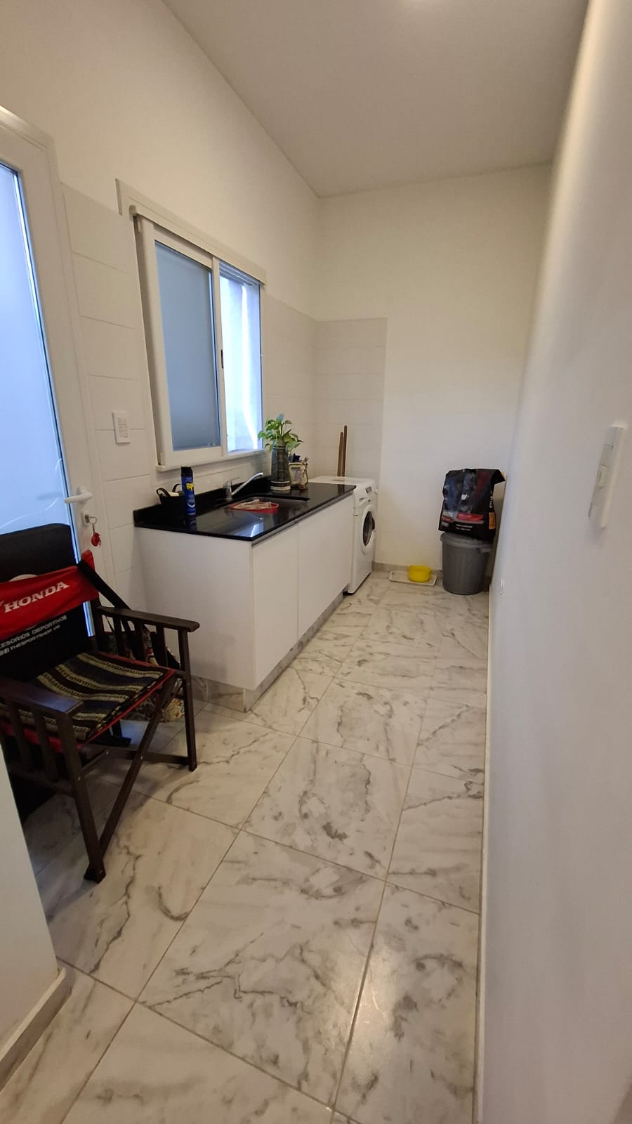 2 dormitorios · cocina-comedor · patio amplio con asador · cochera · patio de luz - foto 3