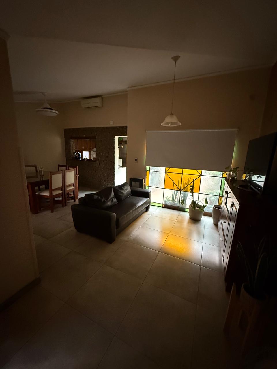 3 dormitorios · cocina-comedor · living · 2 baños · cochera · galeria cubierta · patio · pileta - foto 5