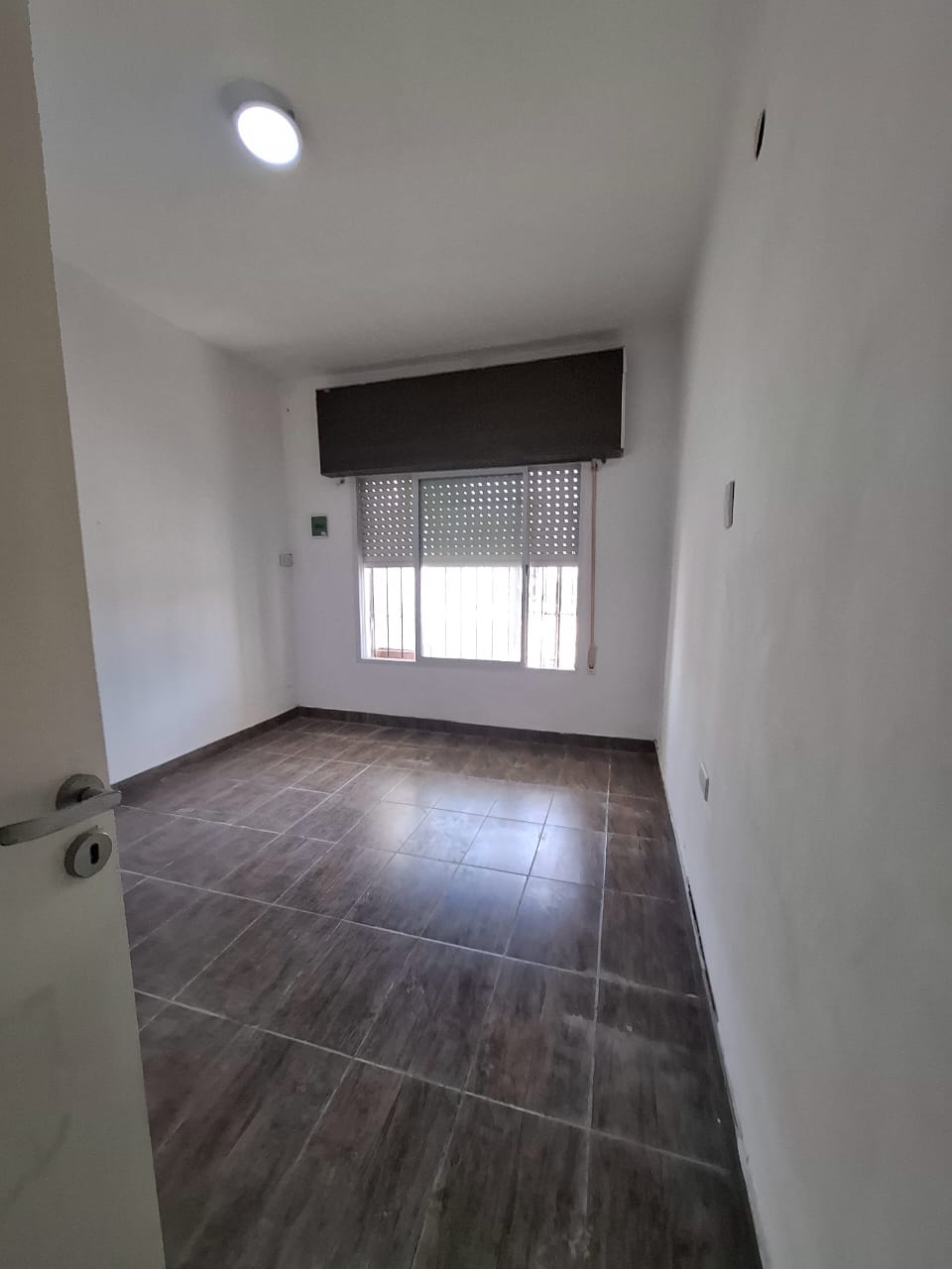 3 dormitorios · cocina-comedor · cochera · patio · galpon - foto 8