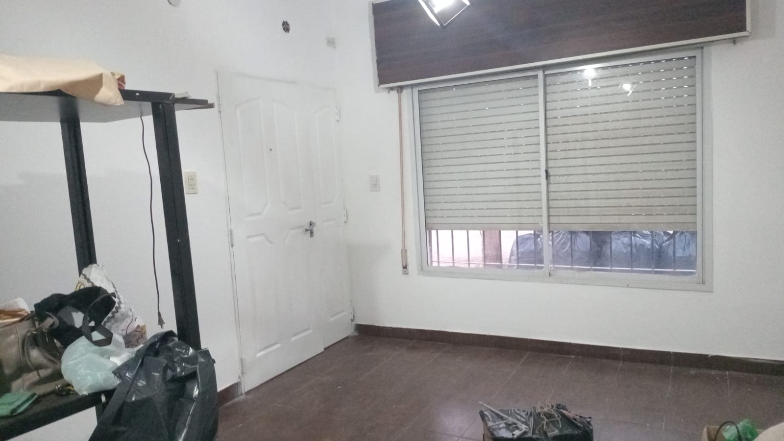 3 dormitorios · cocina-comedor · cochera · patio · galpon - foto 4