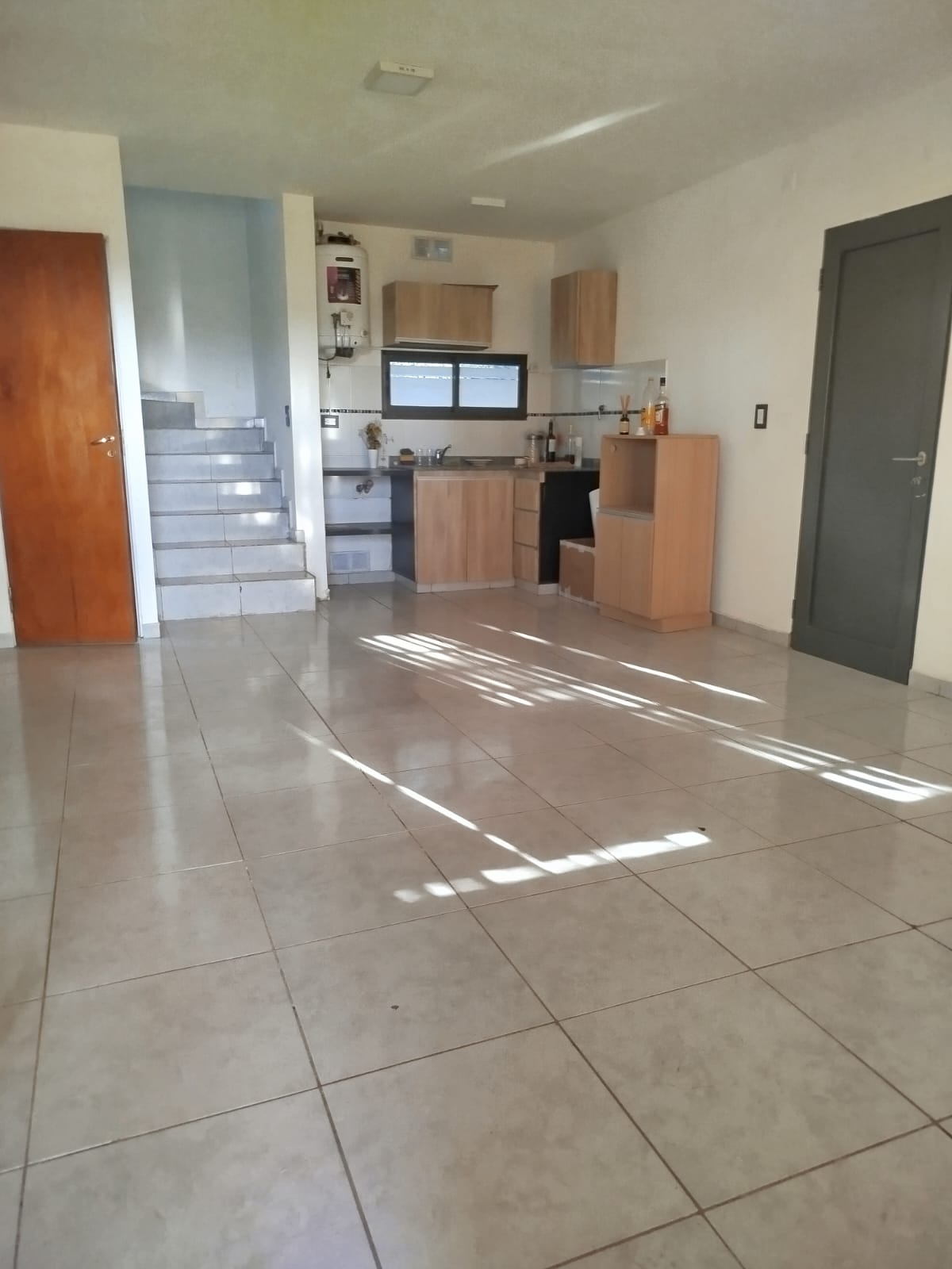 2 dormitorios · dos baños · cocina · living-comedor amplio · patio y cochera - foto 2