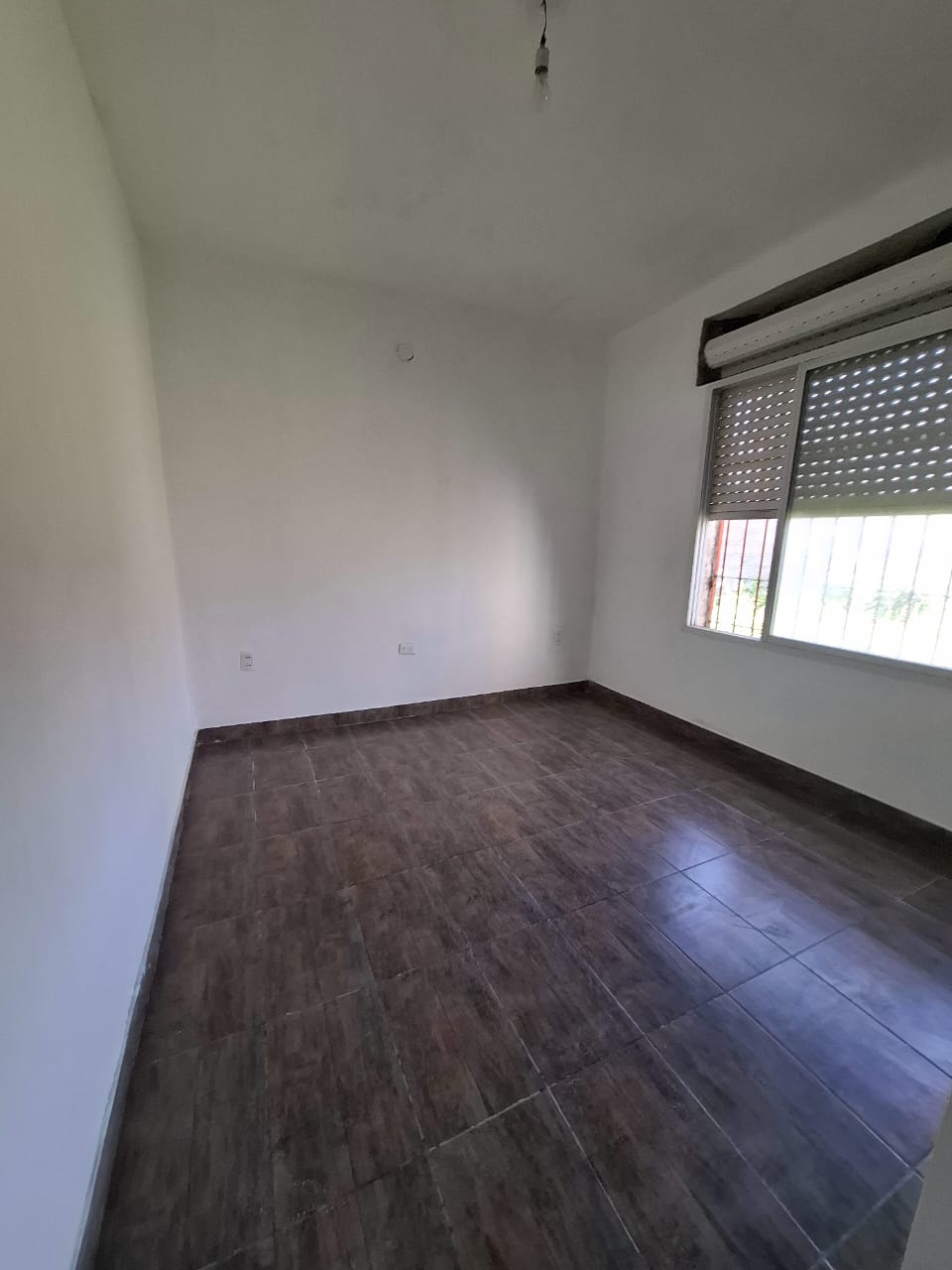 3 dormitorios · cocina-comedor · cochera · patio · galpon - foto 6