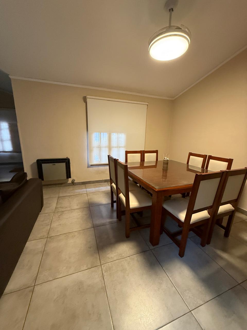 3 dormitorios · cocina-comedor · living · 2 baños · cochera · galeria cubierta · patio · pileta - foto 9