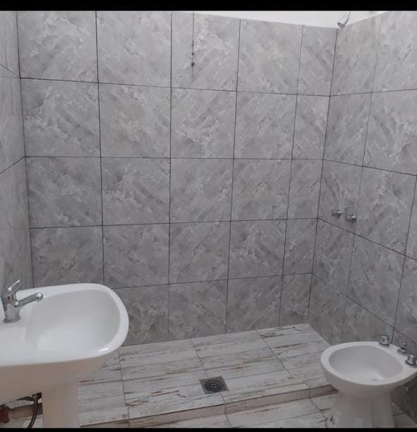 Cocina-Comedor · living · 2 dormitorios · baño · patio · asador - foto 2