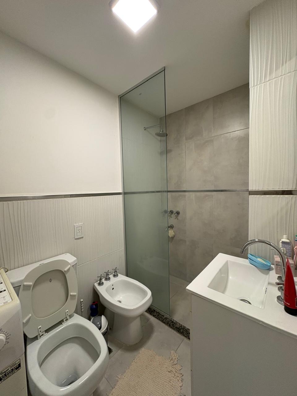 1 Dormitorio · cocina comedor · baño · balcón con vista al frente
TOTALMENTE AMOBLADO - foto 5
