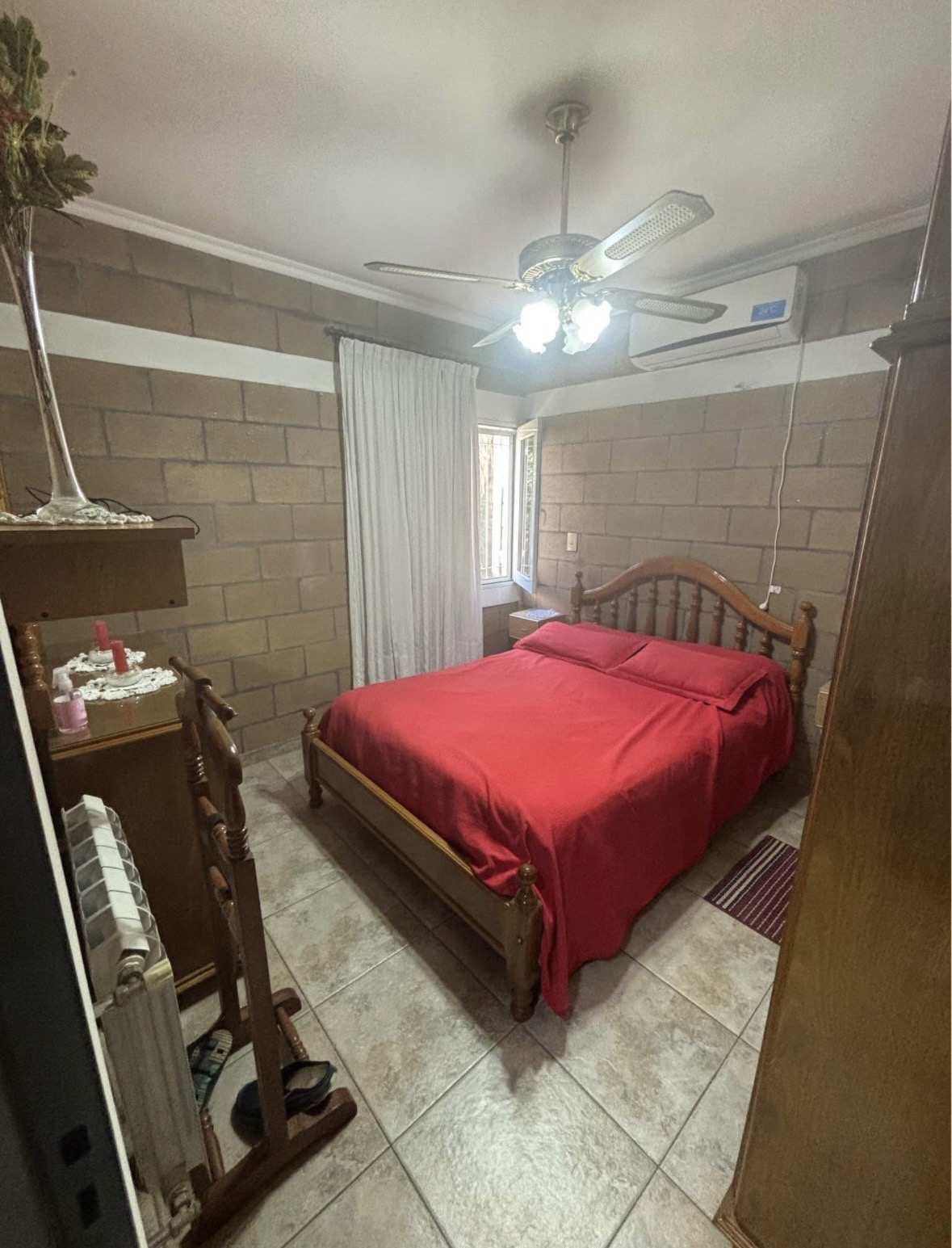 3 Habitaciones · baño · living comedor · cocina separada · oficina · cochera para dos vehículos · quincho · piscina · baño · depósito de 80 mts2 - foto 13