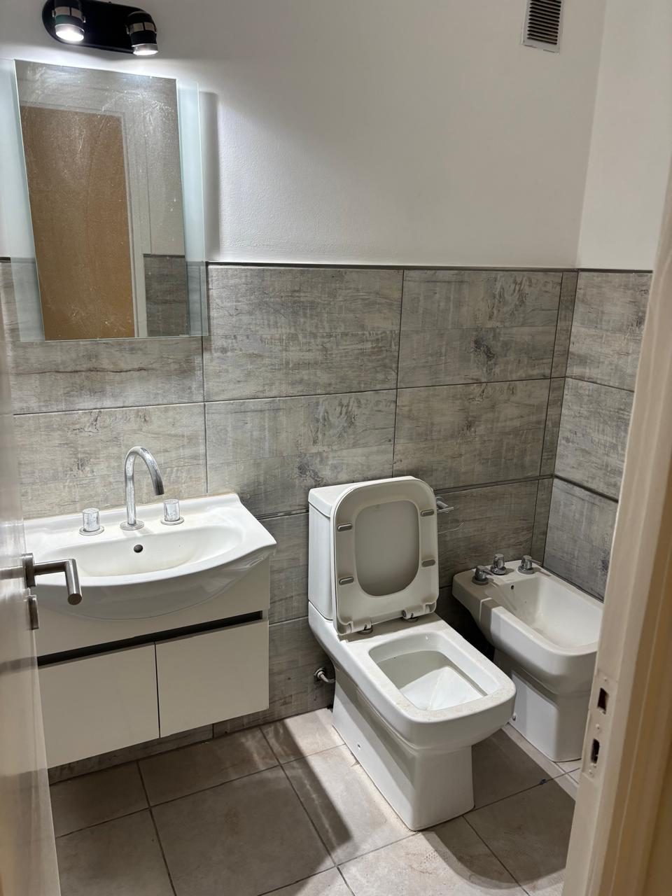 2 habitaciones con placar · cocina comedor · baño · cochera propia - foto 24