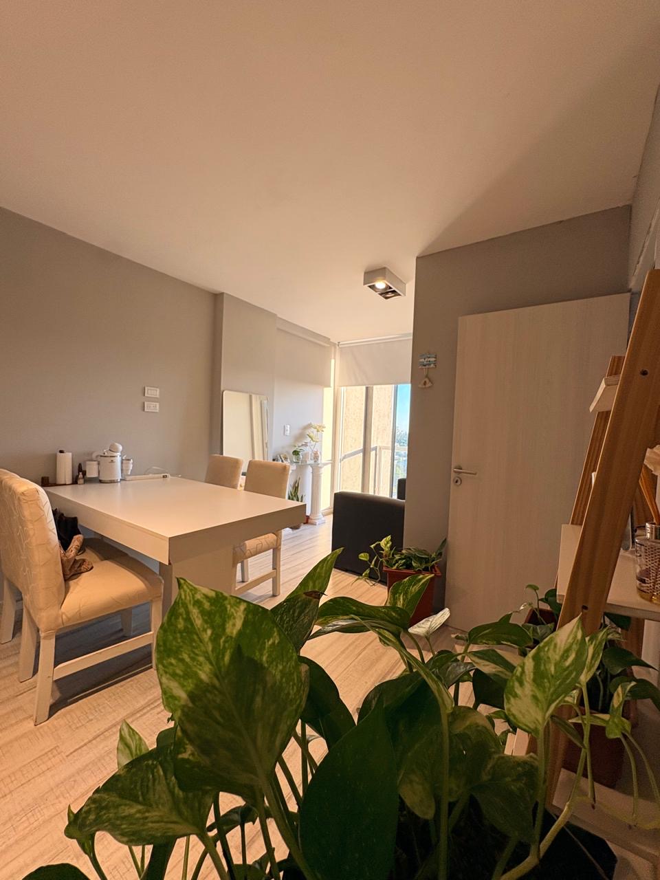 1 Dormitorio · cocina comedor · baño · balcón con vista al frente
TOTALMENTE AMOBLADO - foto 2