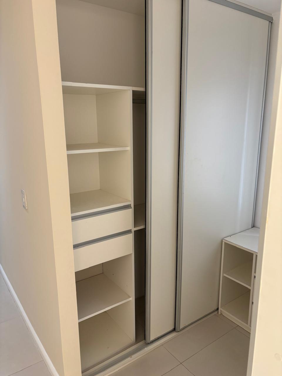 2 habitaciones con placar · cocina comedor · baño · cochera propia - foto 20