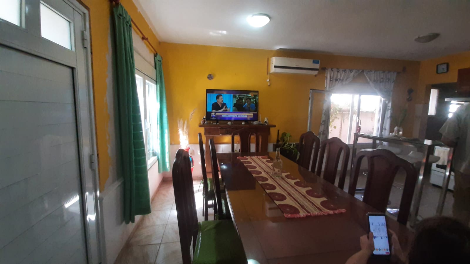 3 habitaciones · cocina comedor · baño · garaje y cochera · quincho · lavadero - foto 3