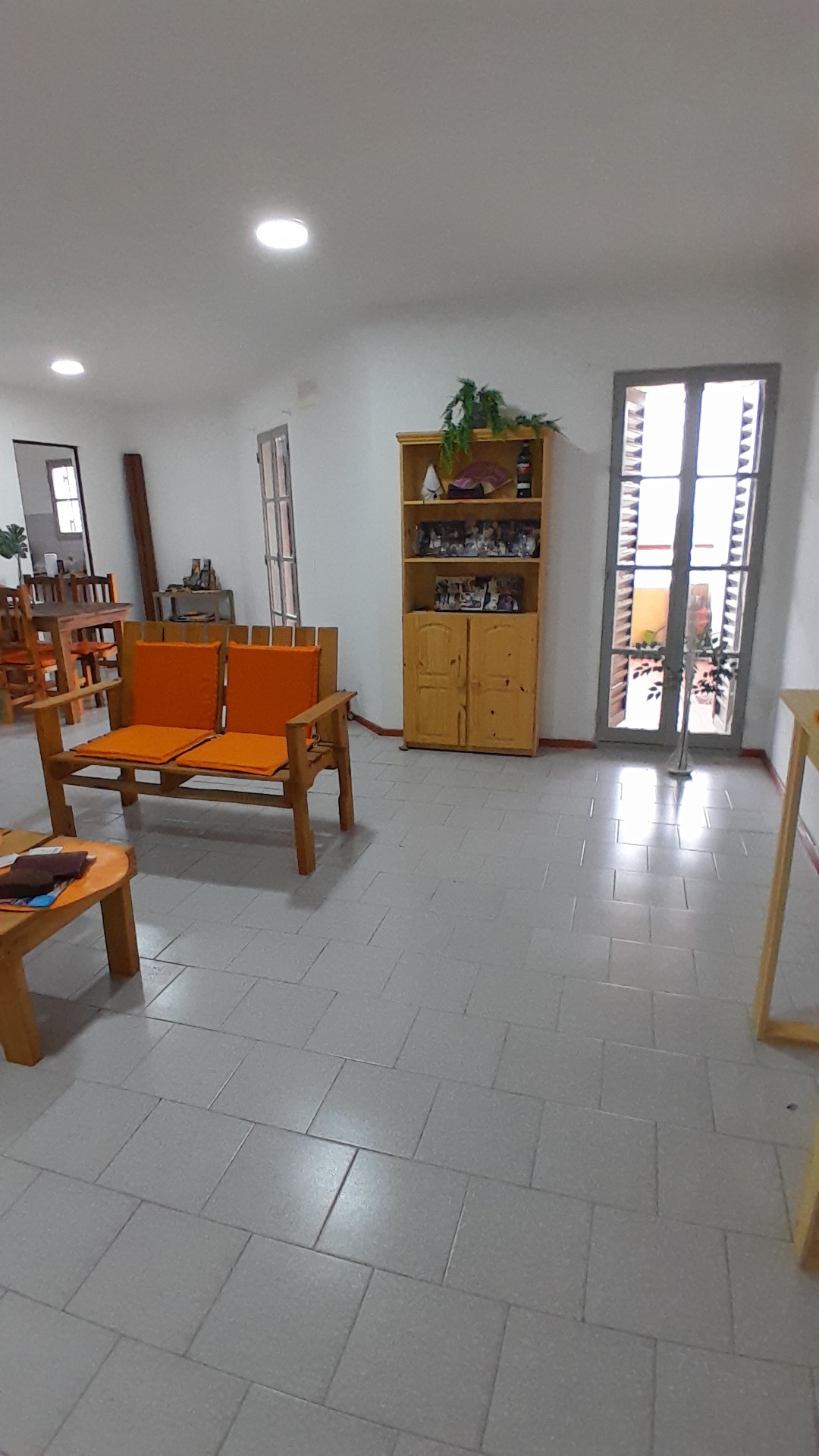 3 habitaciones · living comedor · cocina separada · baño - foto 2