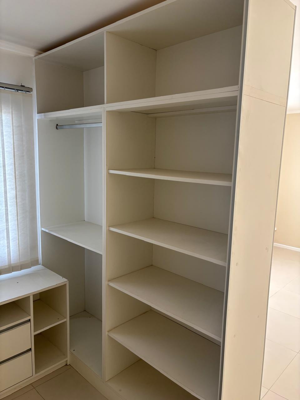 2 habitaciones con placar · cocina comedor · baño · cochera propia - foto 3
