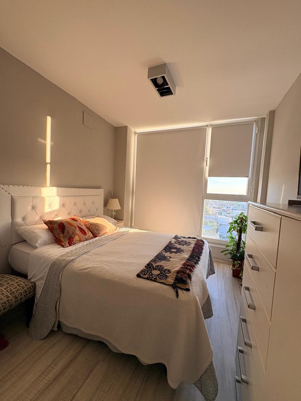 1 Dormitorio · cocina comedor · baño · balcón con vista al frente
TOTALMENTE AMOBLADO - foto 4