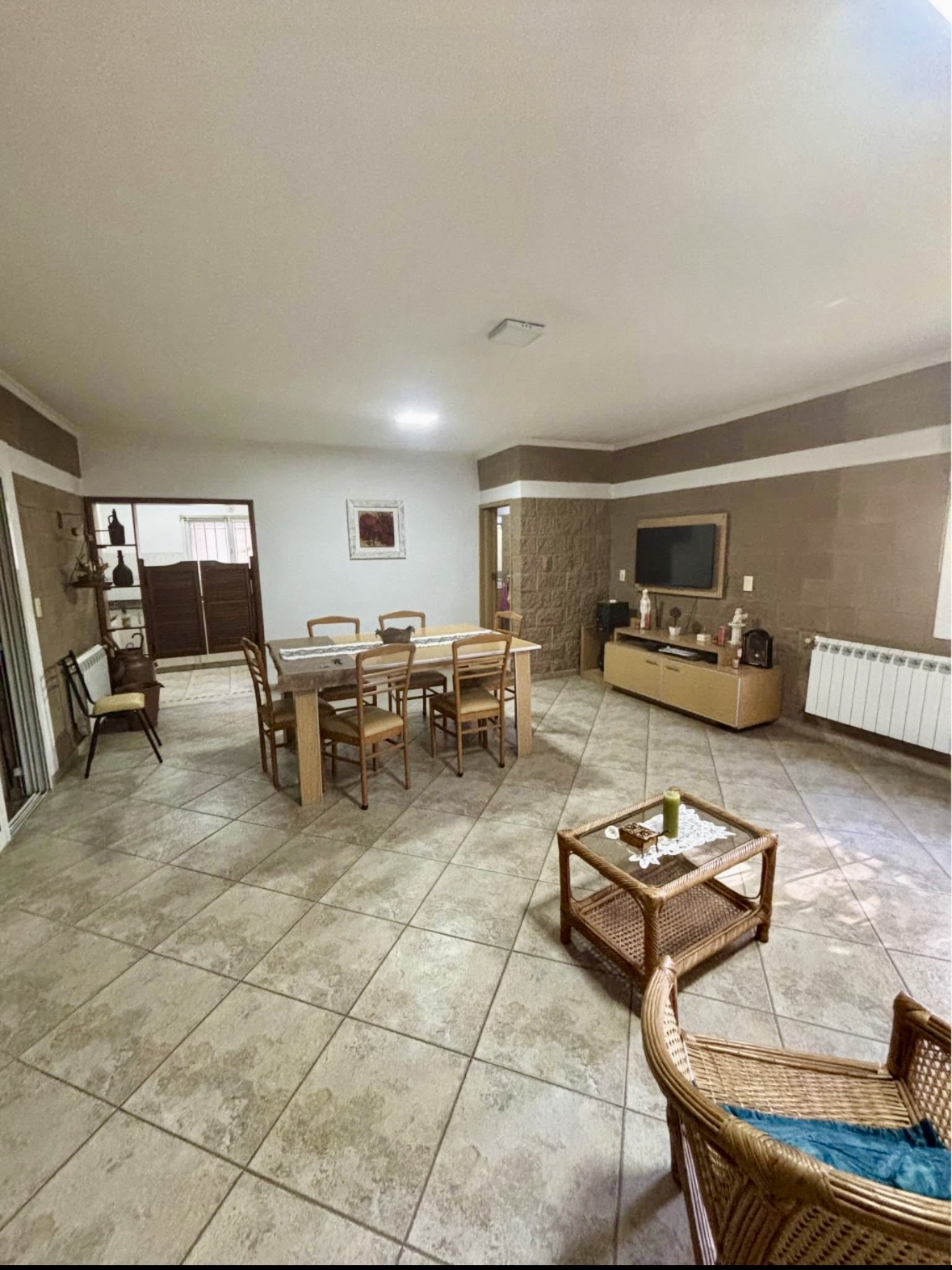 3 Habitaciones · baño · living comedor · cocina separada · oficina · cochera para dos vehículos · quincho · piscina · baño · depósito de 80 mts2 - foto 11