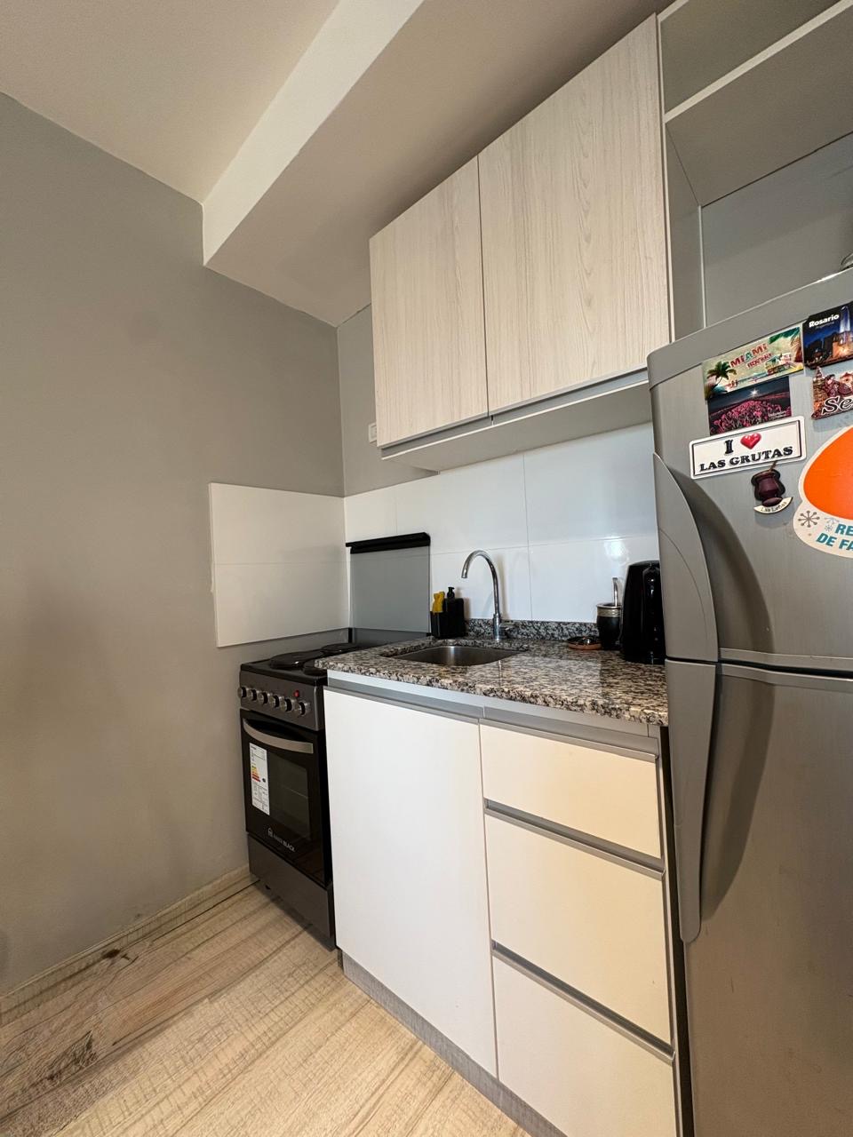 1 Dormitorio · cocina comedor · baño · balcón con vista al frente
TOTALMENTE AMOBLADO - foto 6
