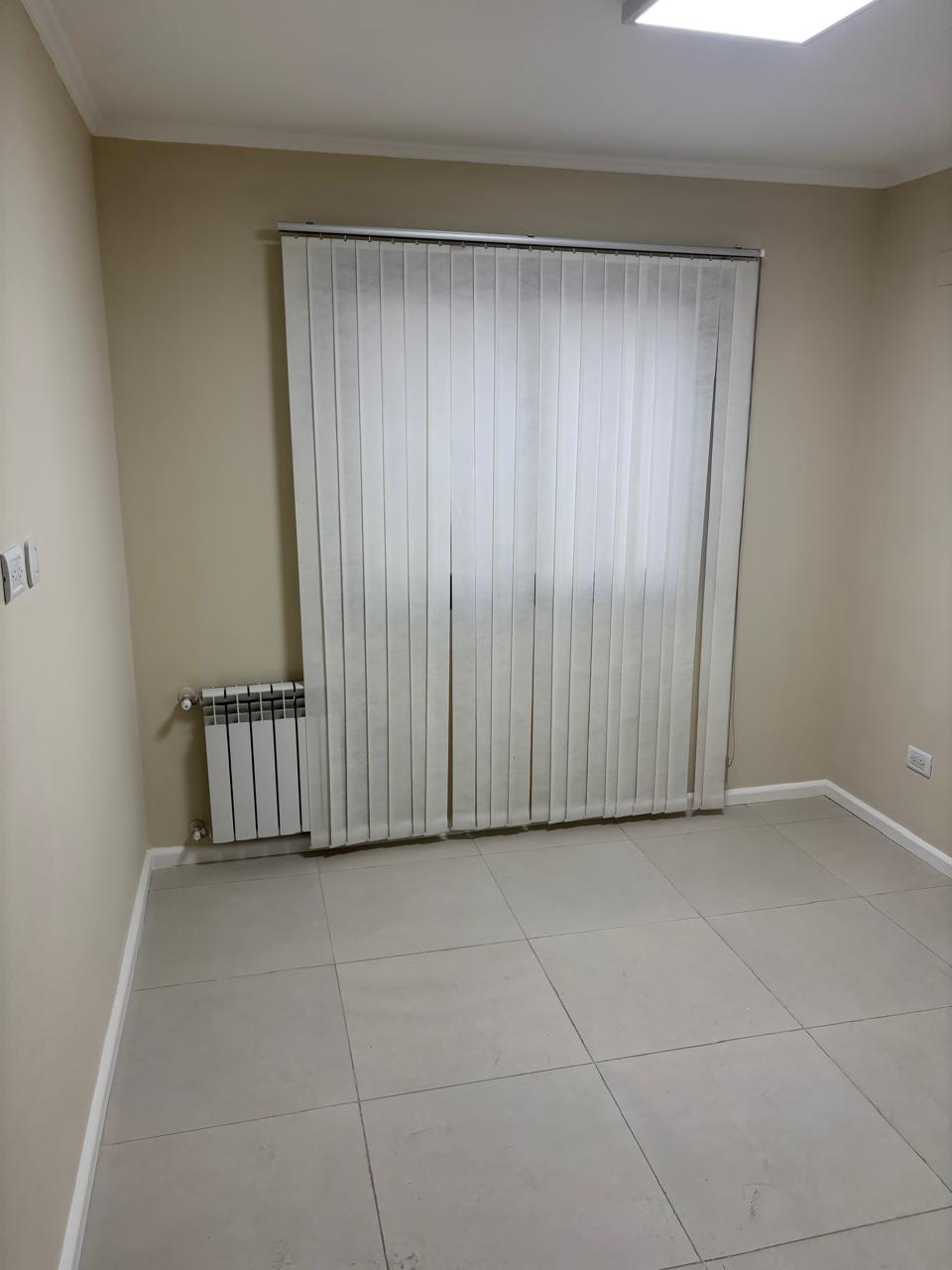2 habitaciones con placar · cocina comedor · baño · cochera propia - foto 16