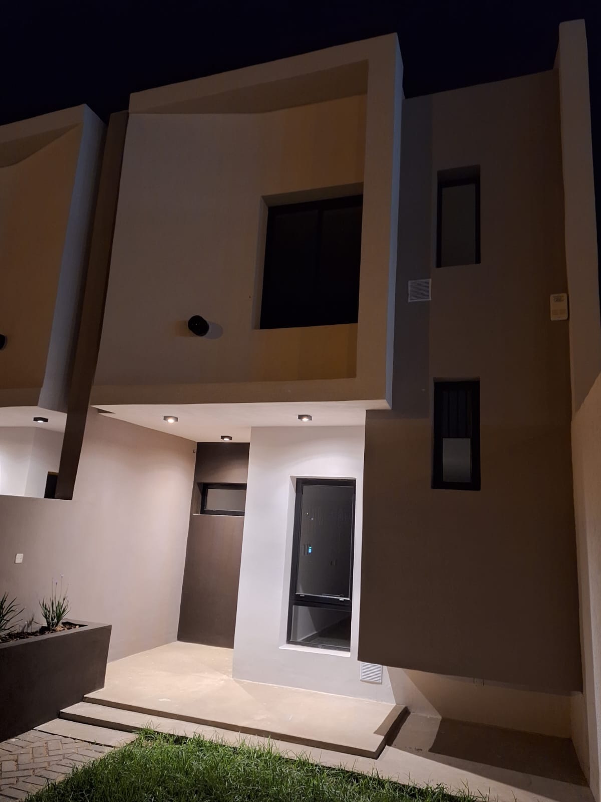 3 habitaciones · cochera · patio amplio con asador - foto 12