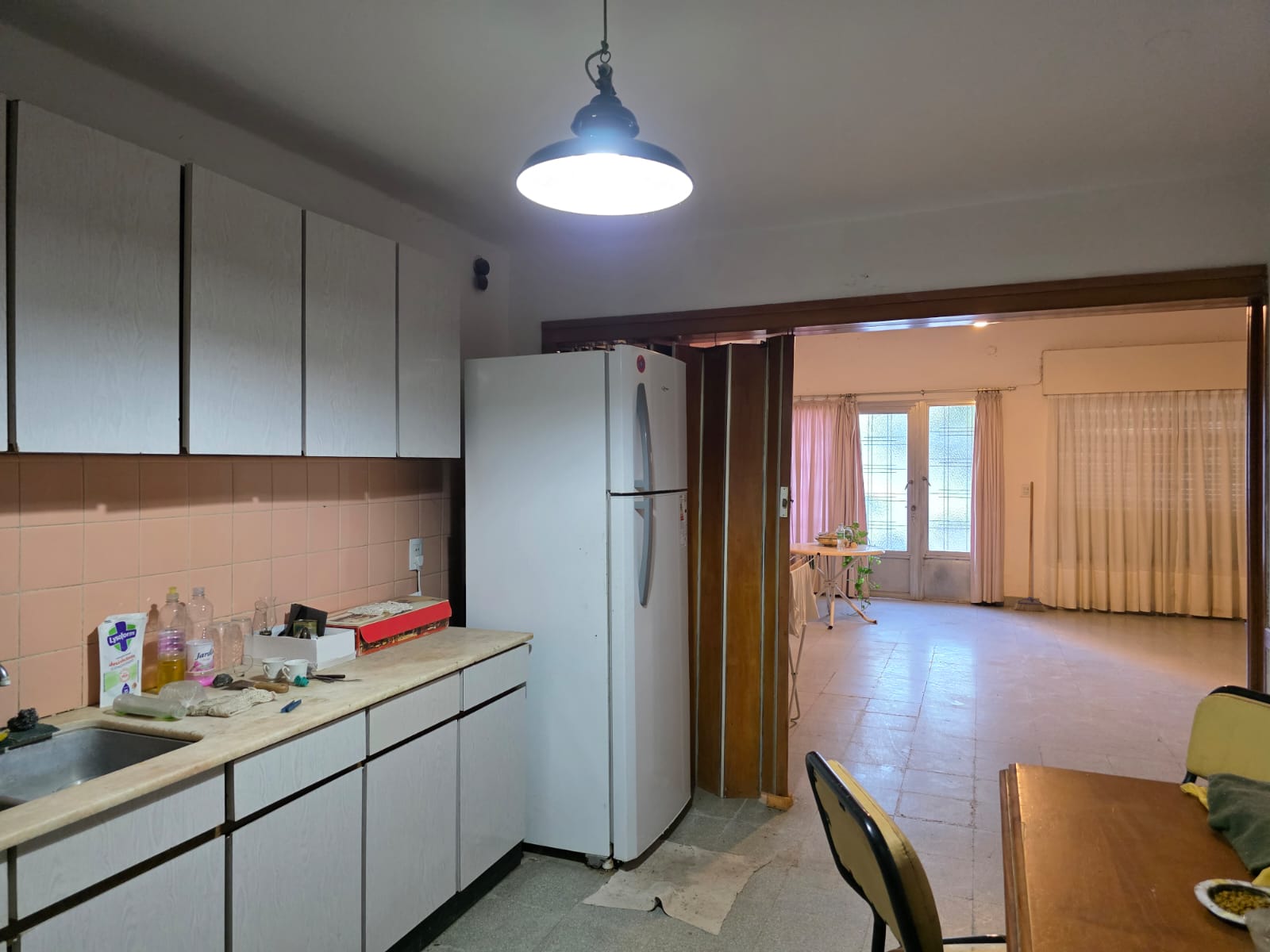 3 habitaciones · 1 baño · Estar/Comedor integrados · Cocina · Lavadero · patio con pieza de guardado · 231m2 terreno - foto 6