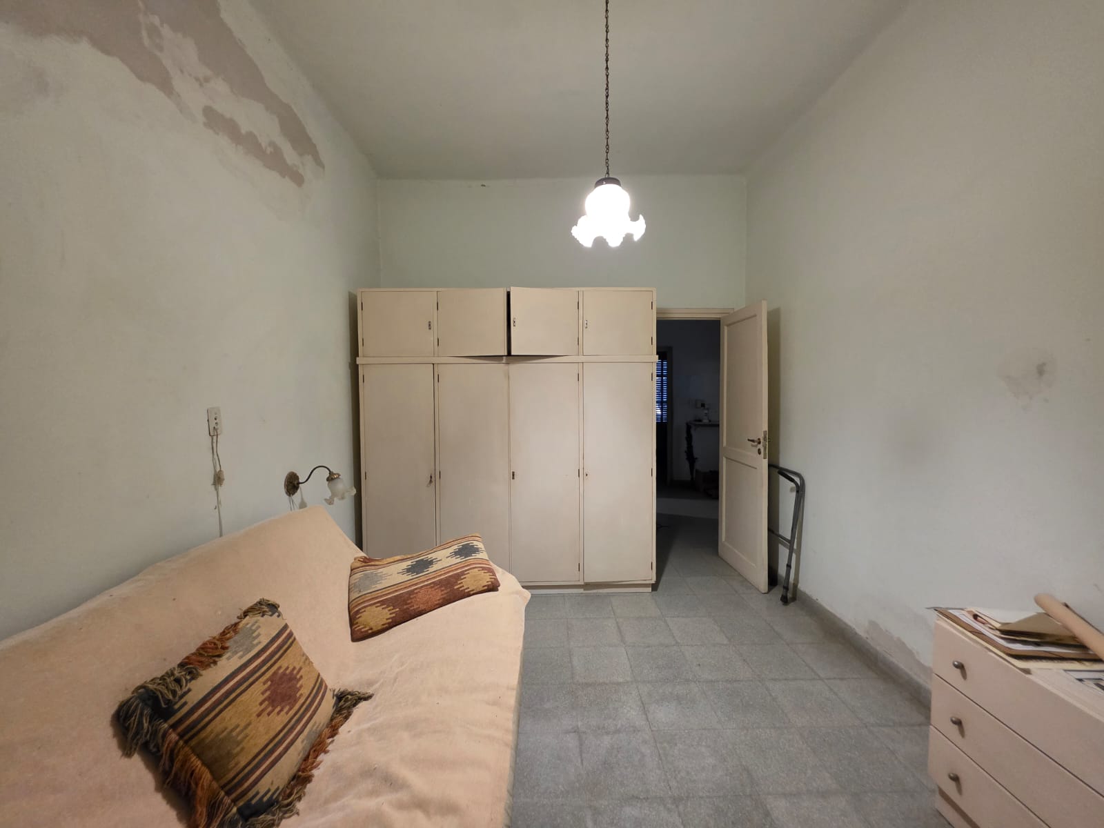 3 habitaciones · 1 baño · Estar/Comedor integrados · Cocina · Lavadero · patio con pieza de guardado · 231m2 terreno - foto 5