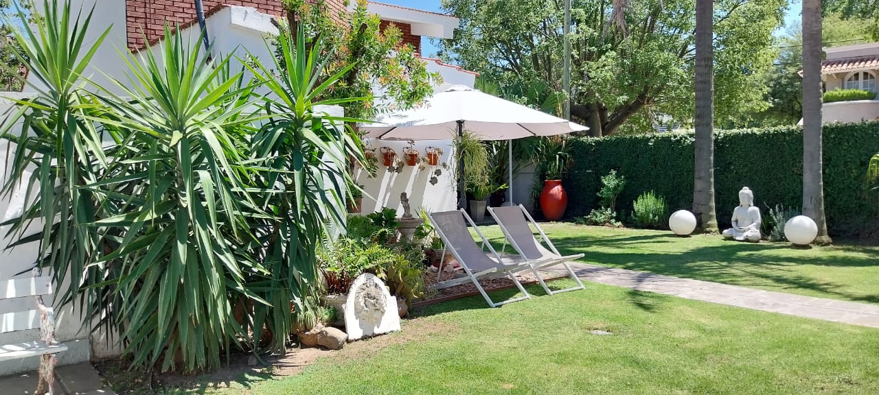 3 habitaciones · 2 baños · Cocina semi integrada · Comedor · Estar · Parque · Pileta · Quincho con asador - foto 7