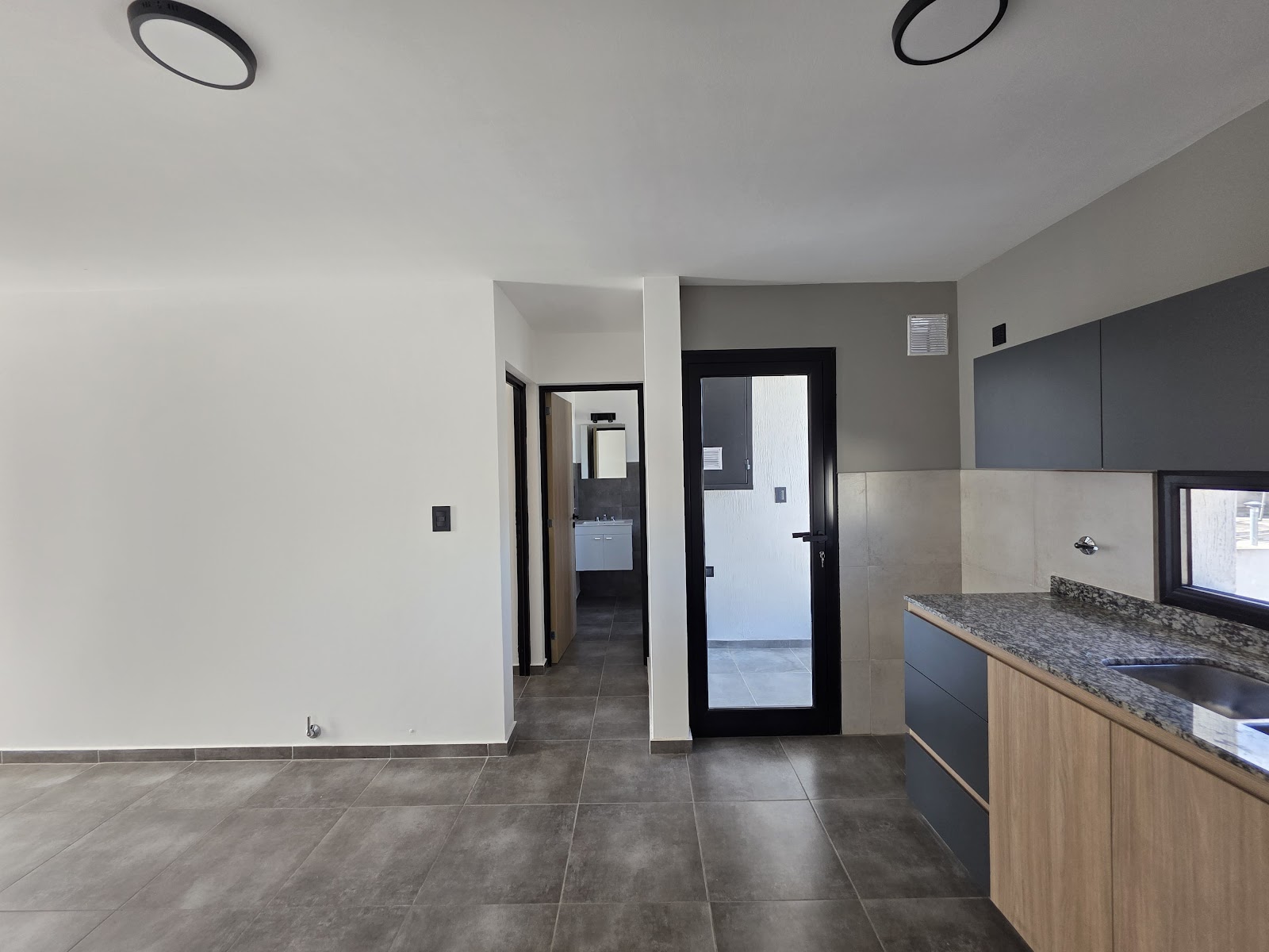 1 habitación · Planta baja · baño amplio · Cocina-estar integrados · 2 patios · terraza accesible y compartida - foto 6