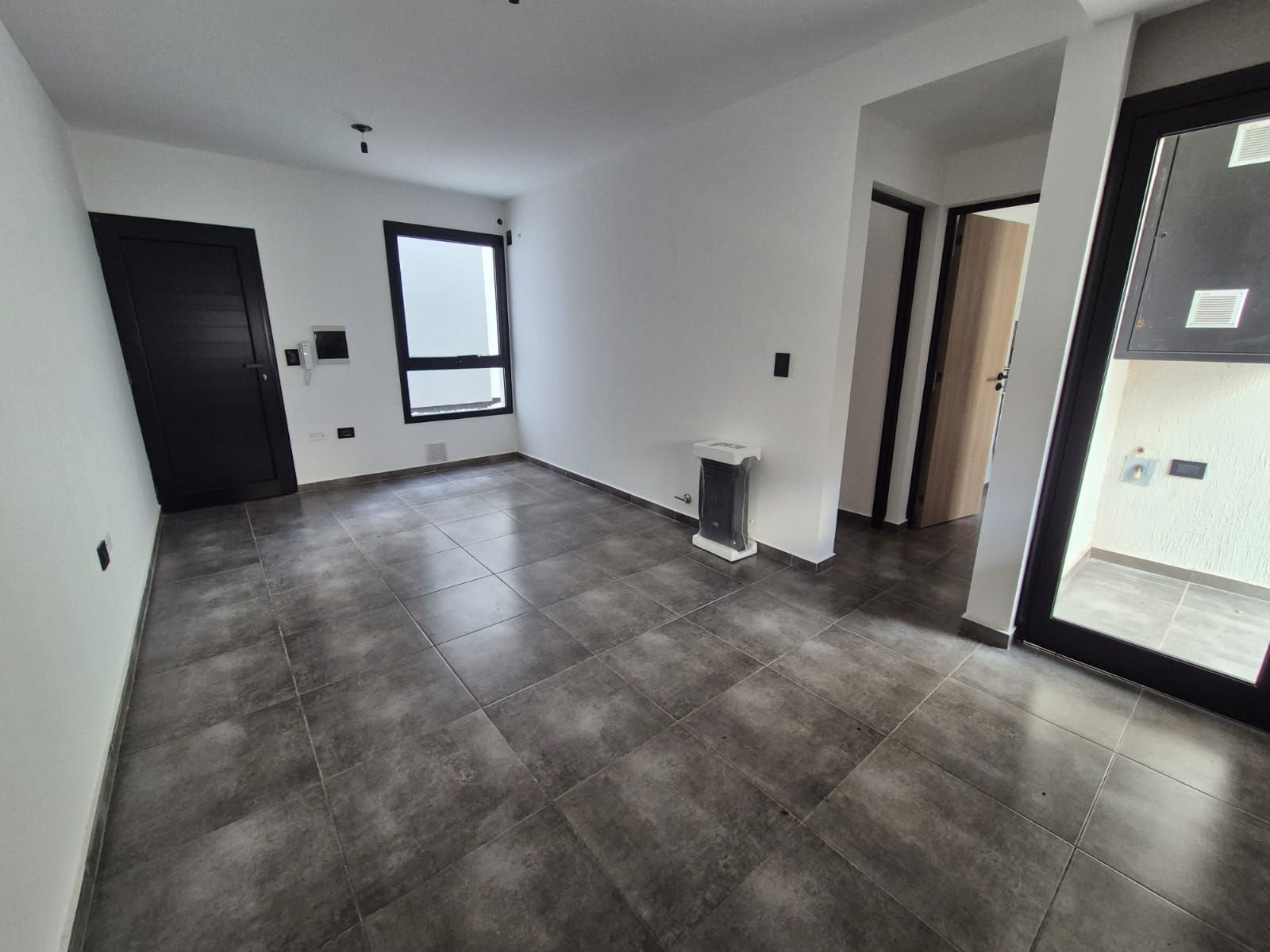 1 habitación · Planta baja · baño amplio · Cocina-estar integrados · 2 patios · terraza accesible y compartida - foto 5