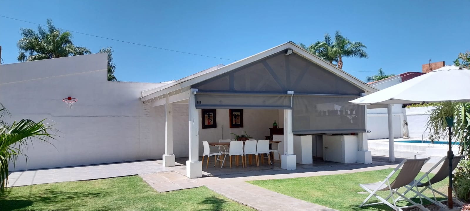 3 habitaciones · 2 baños · Cocina semi integrada · Comedor · Estar · Parque · Pileta · Quincho con asador - foto 15