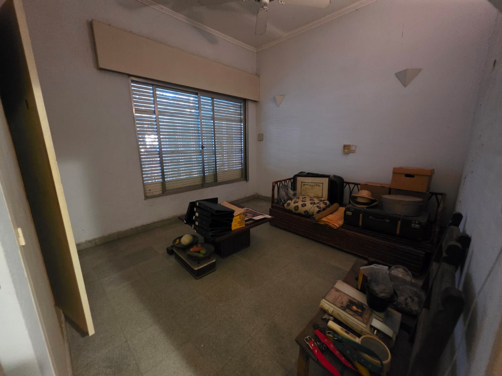 3 habitaciones · 1 baño · Estar/Comedor integrados · Cocina · Lavadero · patio con pieza de guardado · 231m2 terreno - foto 3