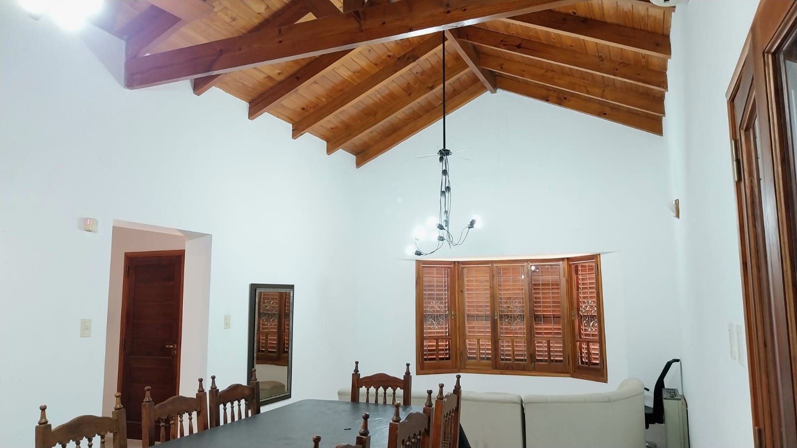 3 habitaciones · dos baños -uno en suite- · parque con mas de 1200 árboles · pileta de natación - foto 3