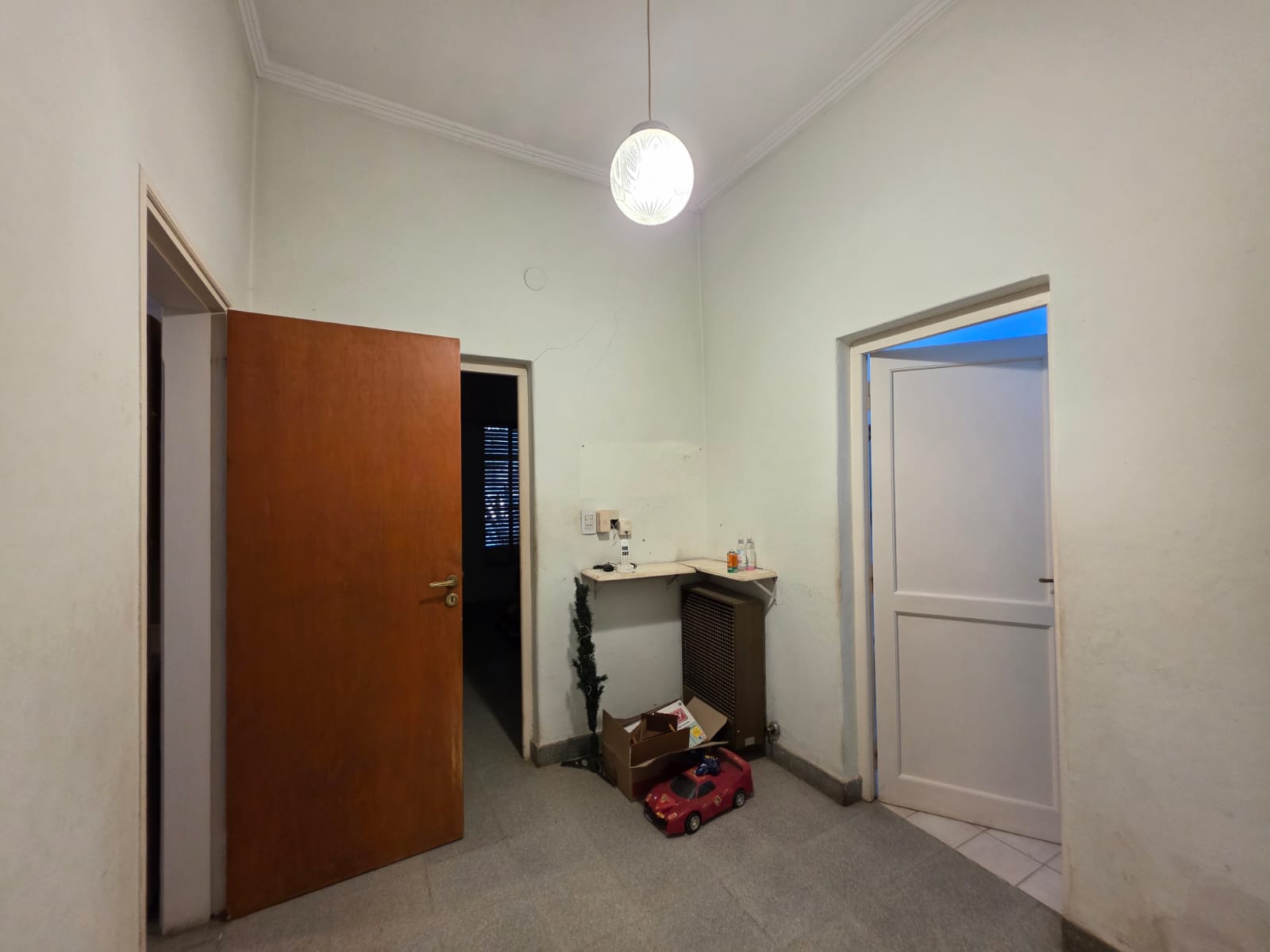 3 habitaciones · 1 baño · Estar/Comedor integrados · Cocina · Lavadero · patio con pieza de guardado · 231m2 terreno - foto 4