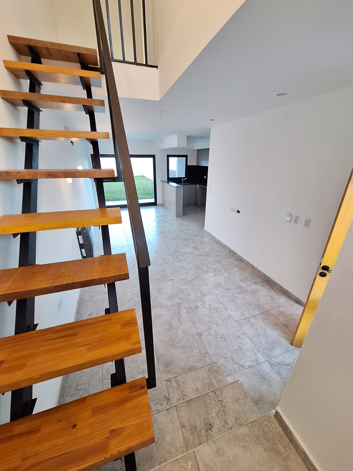 3 habitaciones · cochera · patio amplio con asador - foto 21
