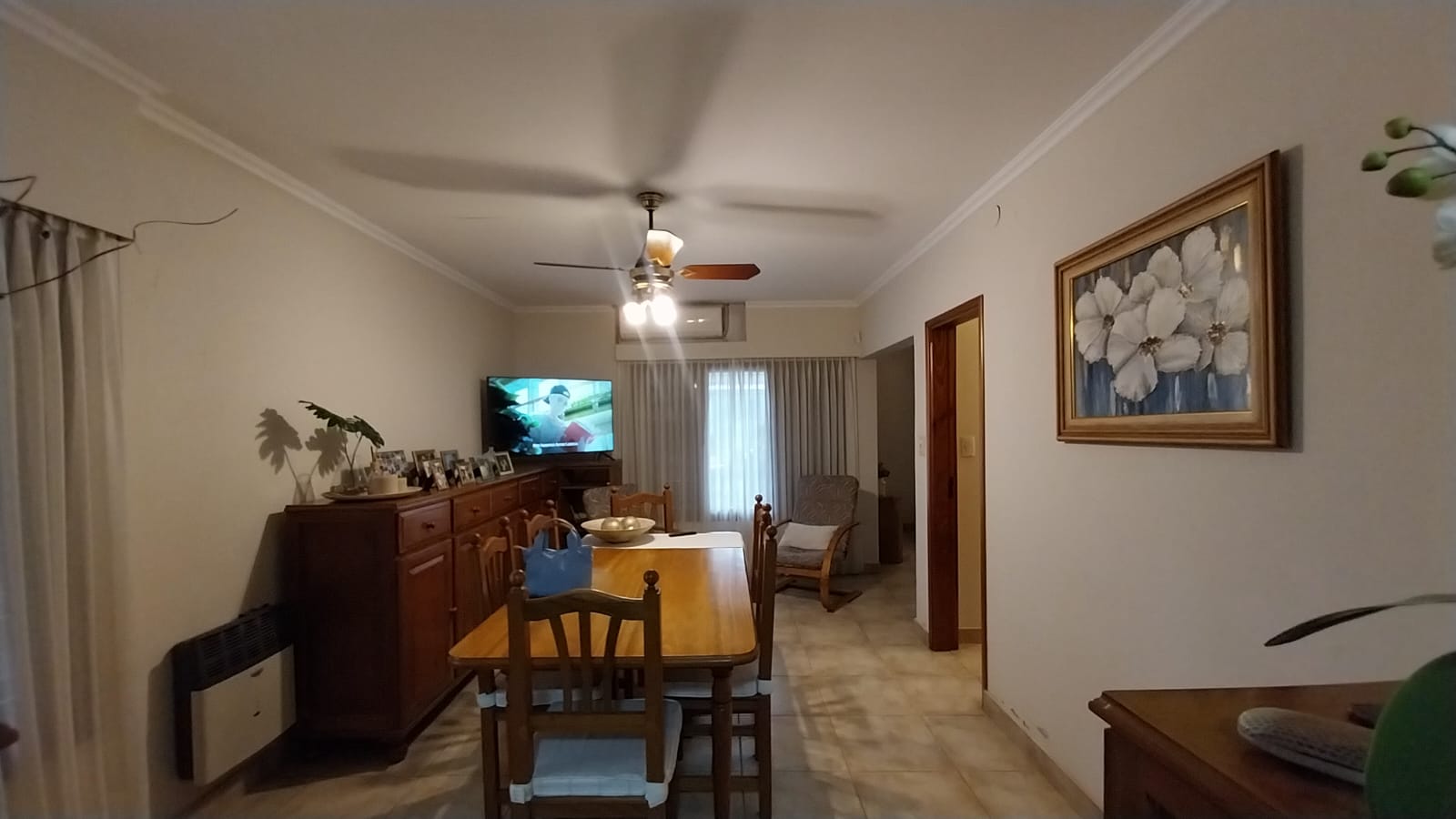 3 dormitorios · 2 baños · Estar · Comedor · Cocina semi integrada · Cochera doble · Oficina · Patio chico seco con asador · 150m2 constuidos. - foto 9
