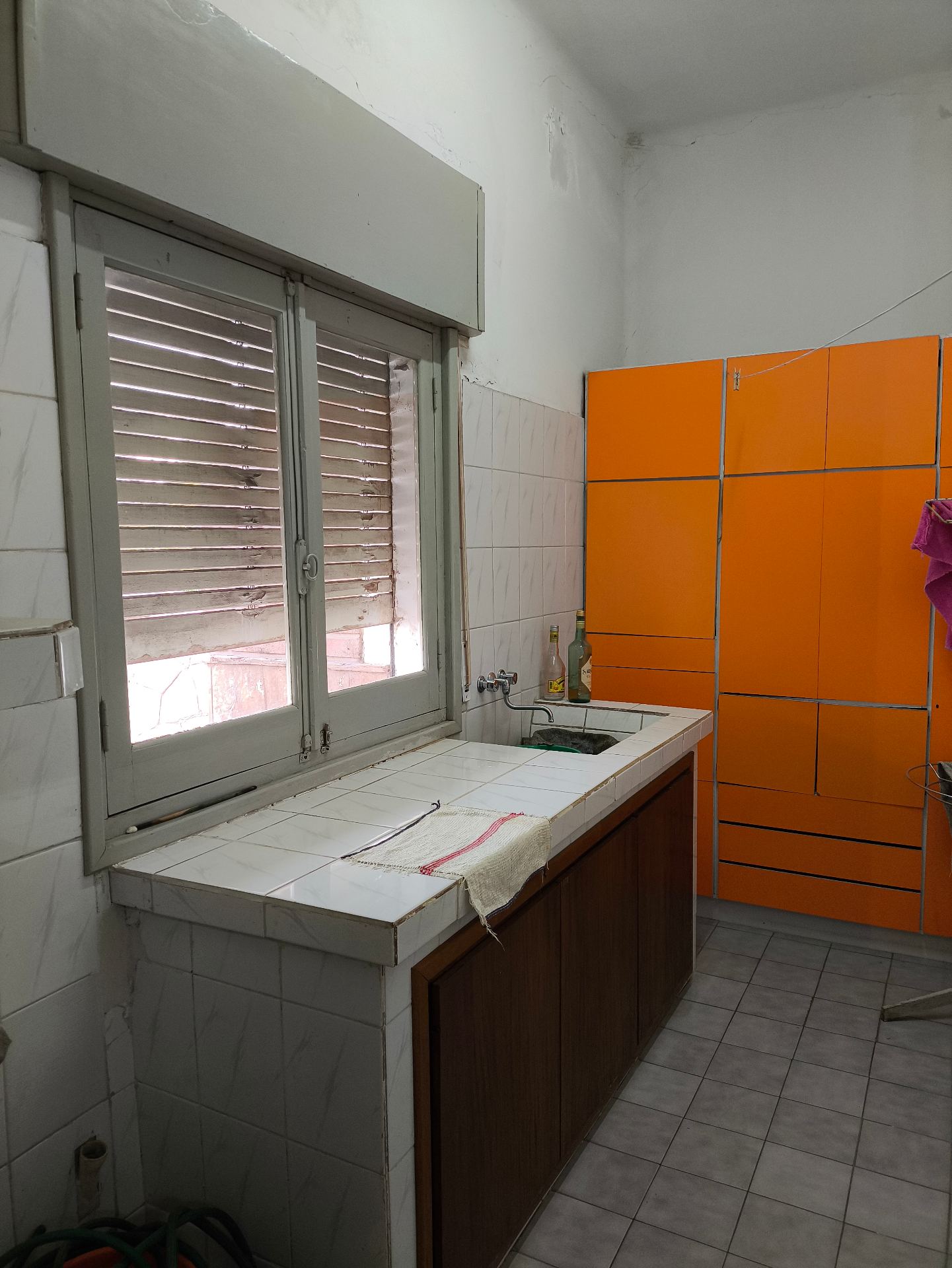 3 dormitorios · 2 baños ( principal con ante baño) · cocina · comedor · living · terraza · garaje (hoy local comercial) - foto 12