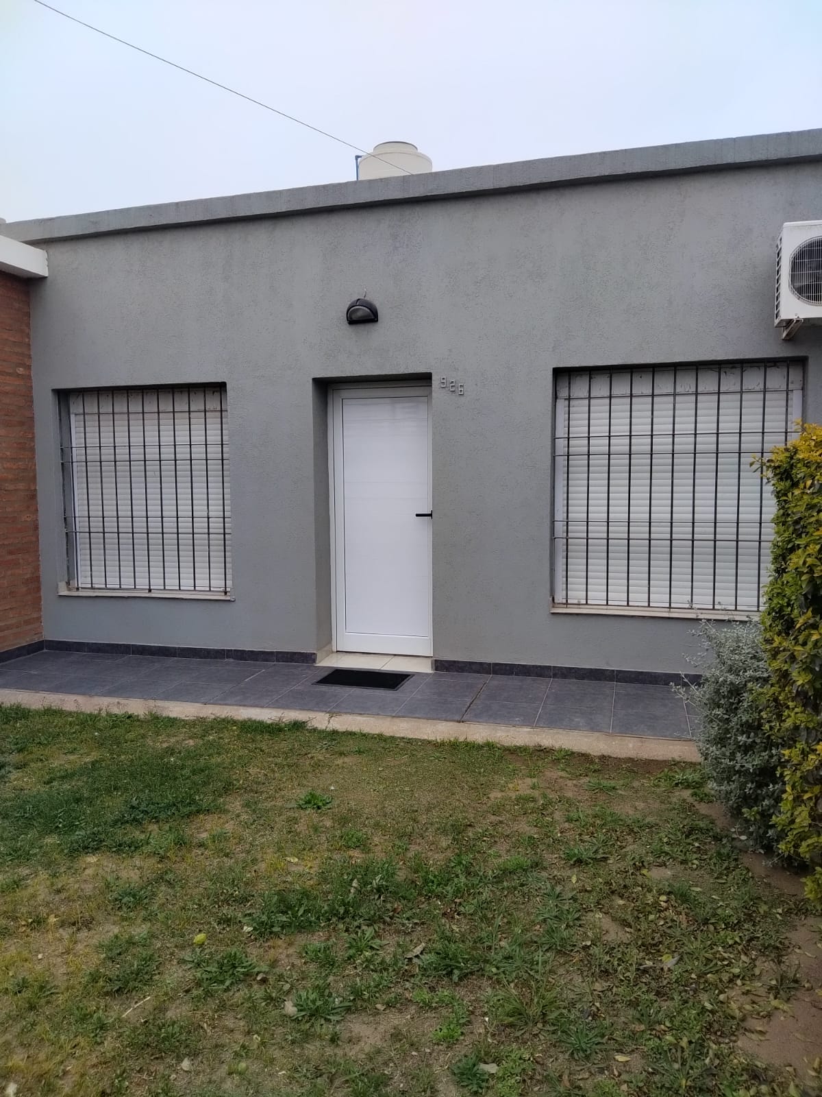 2 dormitorios · cocina · living comedor · 1 baño · garaje · galería con asador · patio mediano · Superf. Cubierta 120m2 aprox lote 220m2 · apta crédito - foto 4