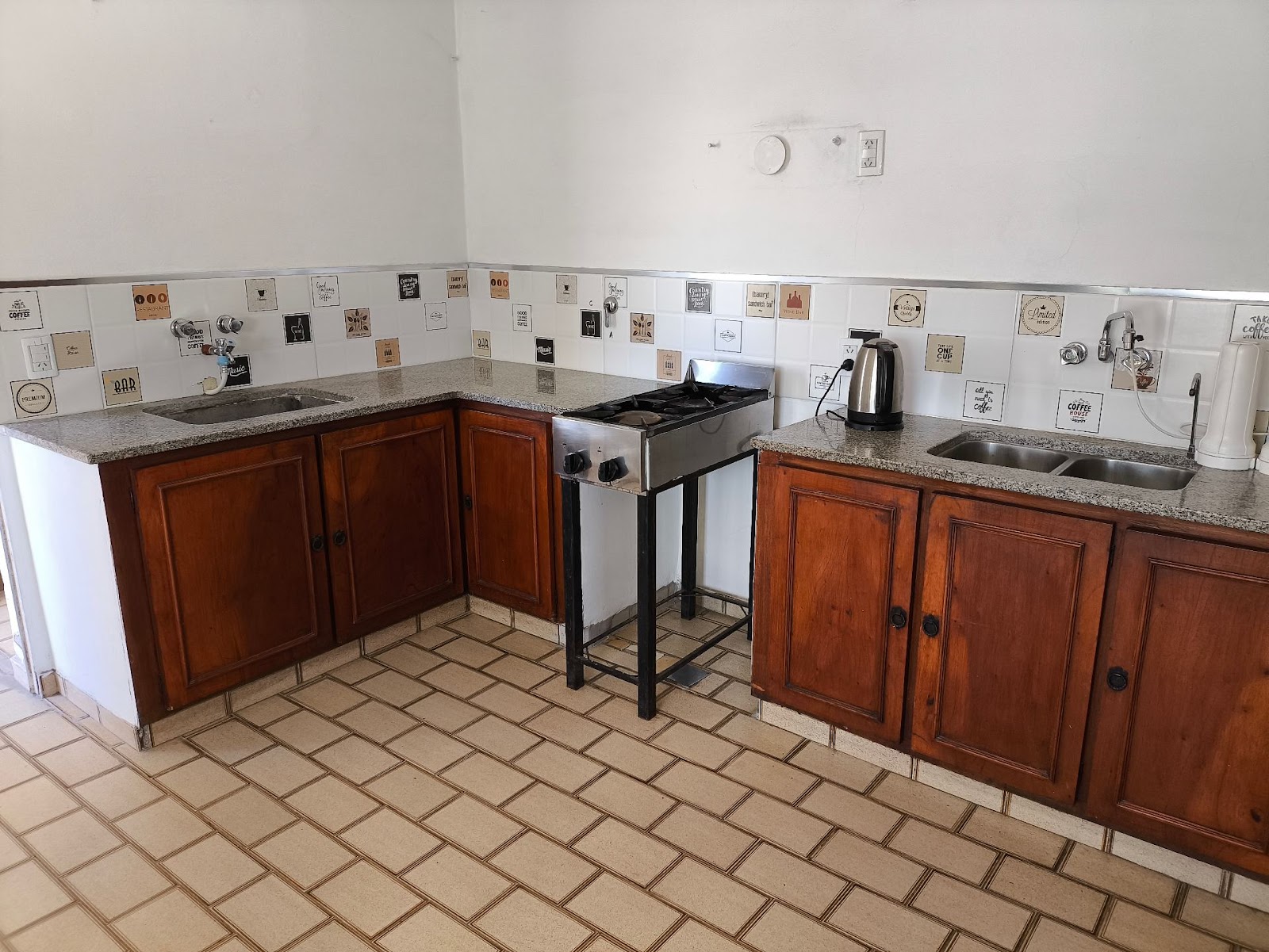 Local comercial · 3 baños · cocina · sector de producción · garaje · dpto 1 dormitorio con terraza - foto 16