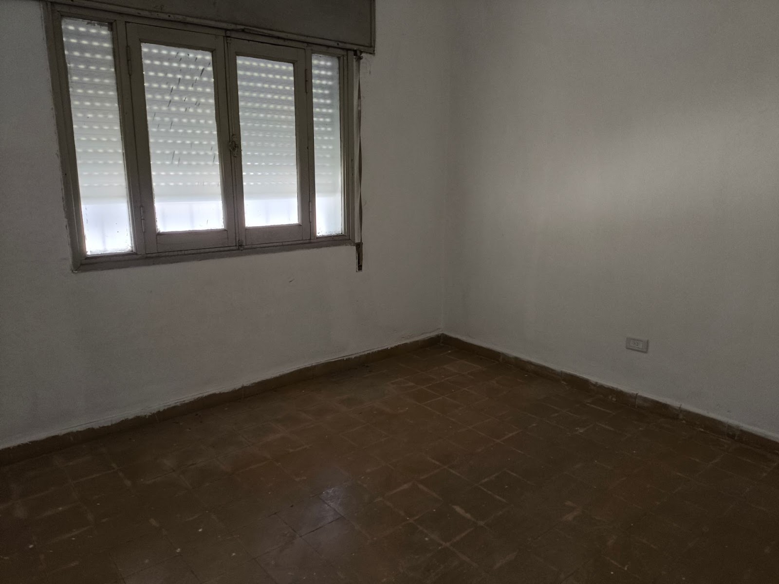 2 dormitorios · cocina comedor · living · baño · local comercial · garaje · patio chico - foto 6