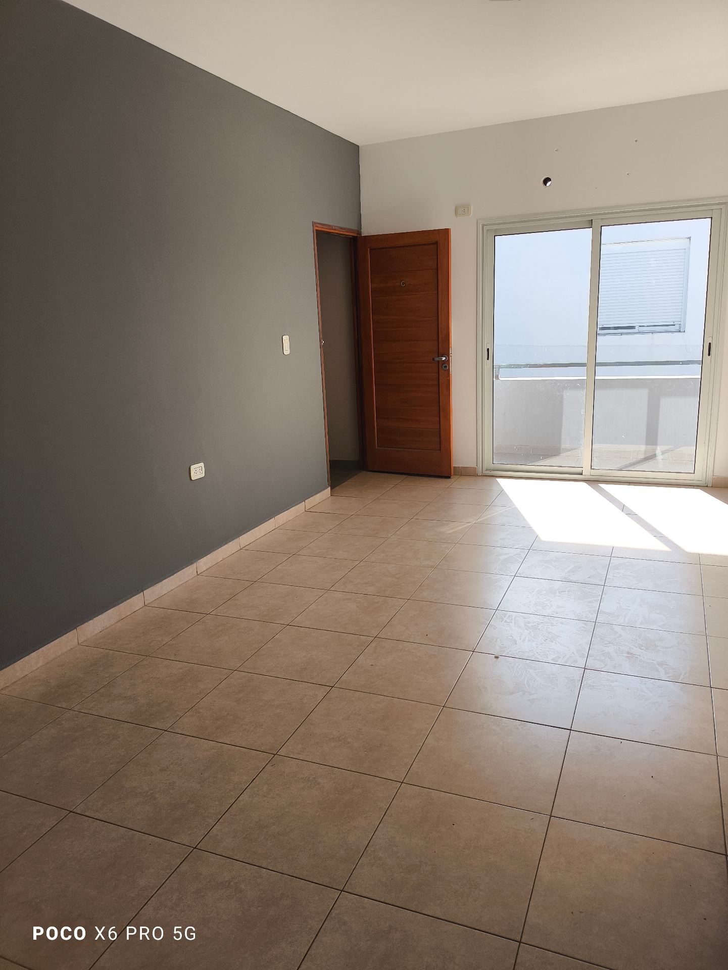 Dpto 1 dorm · Placard completo · baño y ante baño · estar comedor integrado con balcón · 2do piso interno · escritura · desocupado - foto 6