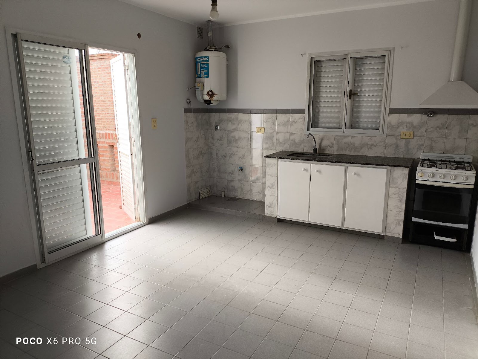 1 dormitorio · cocina comedor · baño · patio terraza · 1 er piso · escritura · desocupado - foto 5