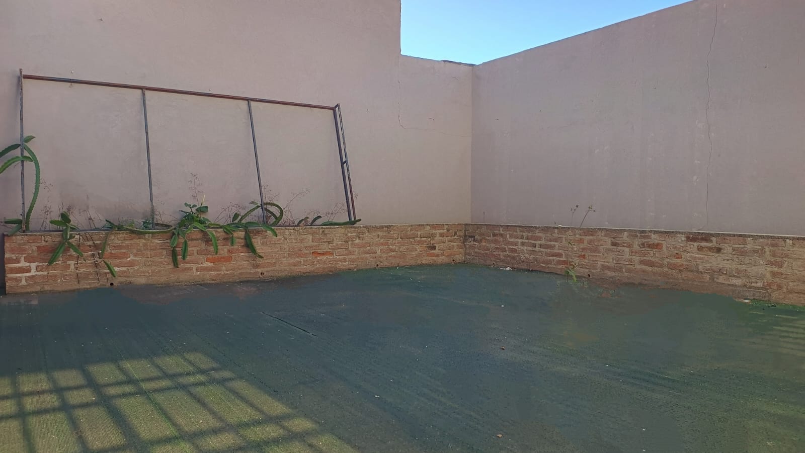 Local comercial de 40m2 con baño privado · 5 oficinas · recepción · 2 box de atención · baño · cocina · patio · escritura - foto 11