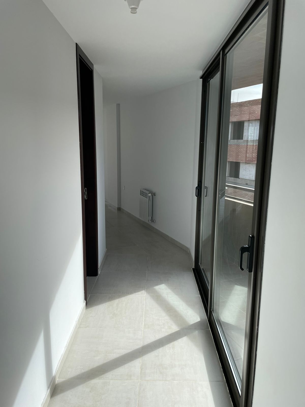 3 dormitorios (Placard) · 2 baños ( principal con ante baño) cocina · living comedor · balcón · 1 er piso ctra frente · gym · piscina parrilleros - foto 5