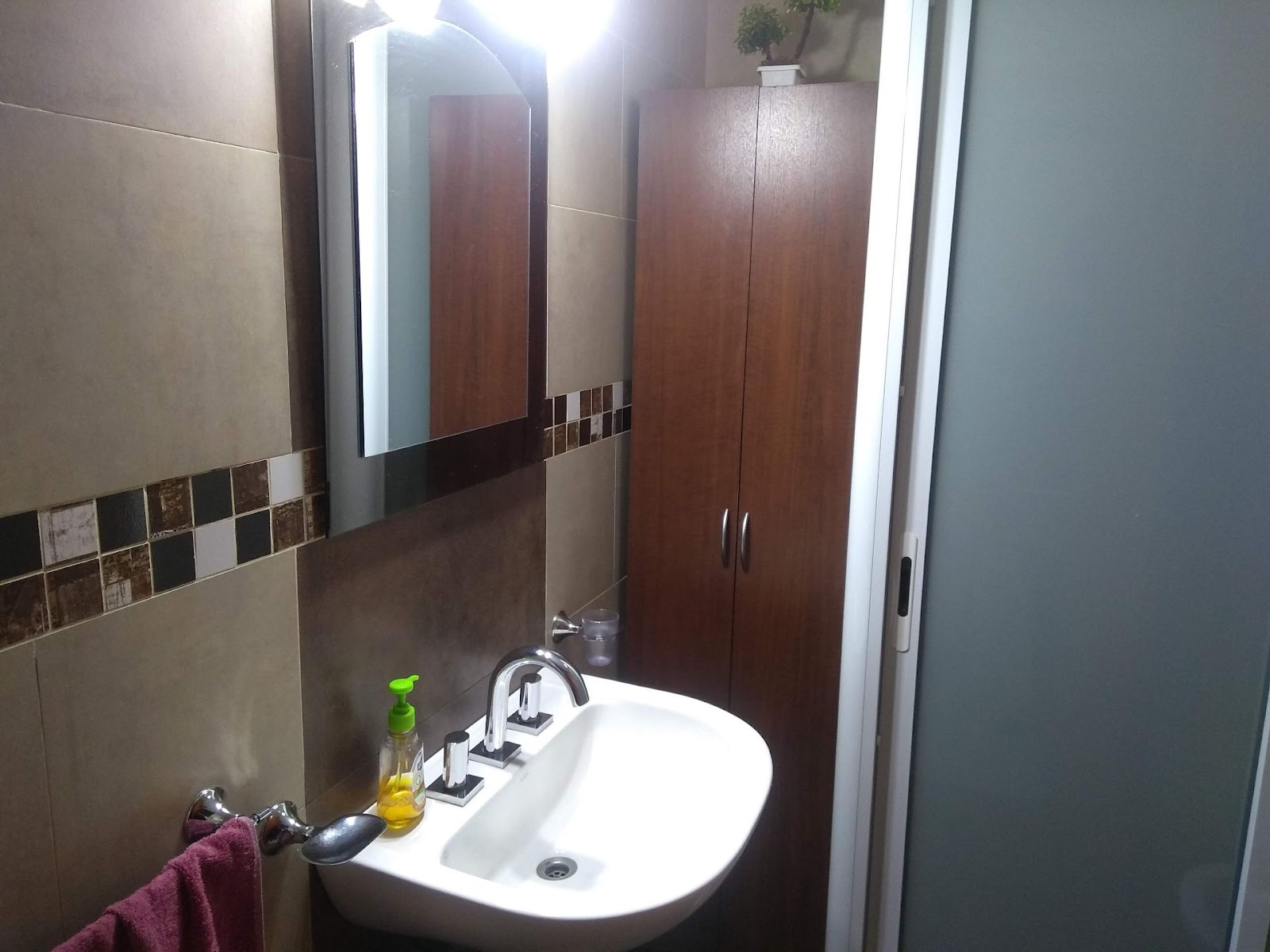 2 dormitorios · cocina comedor · living · lavadero · baño · galería · garaje amplio · lote 10x20 · 140m2 cubiertos - foto 2
