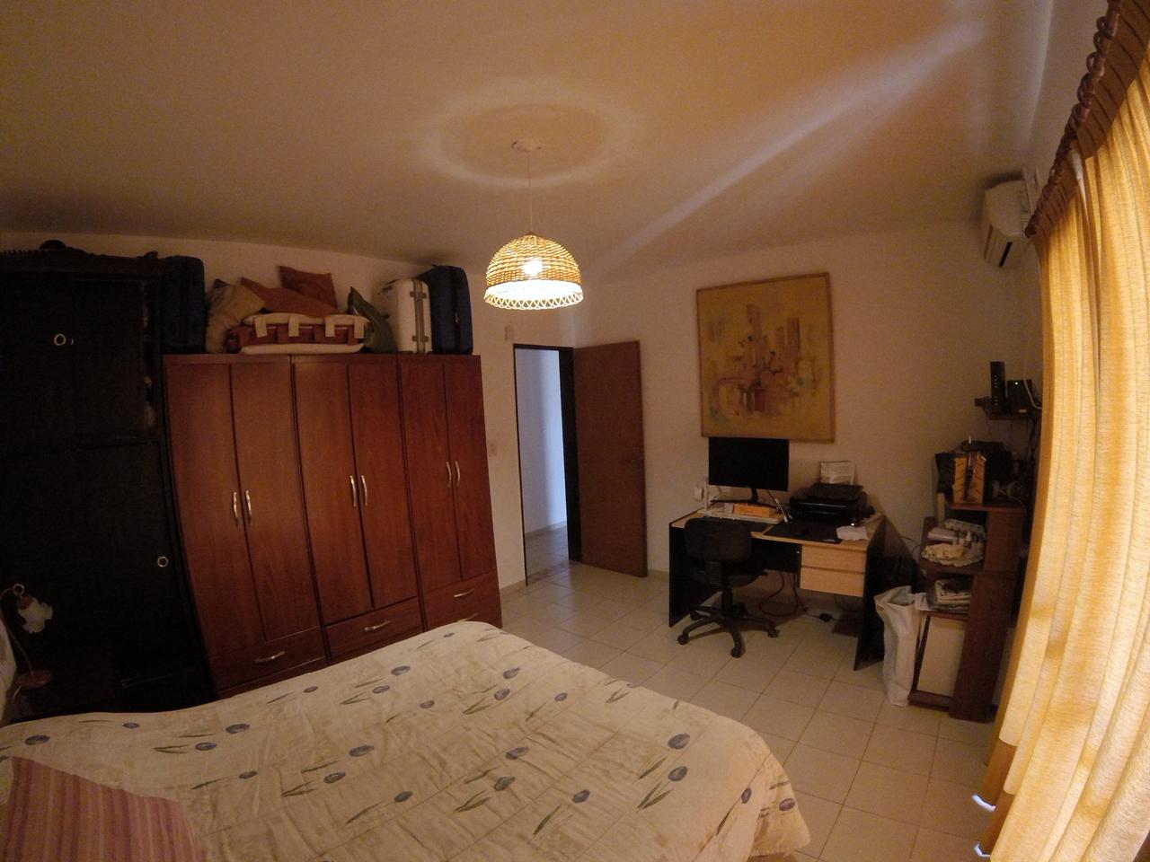 2 habitaciones (1 con vestidor) · escritorio ( posible 3er habitación)3 baños · cocina · comedor living · recibidor · garaje doble quincho · patio grande con piscina - foto 8