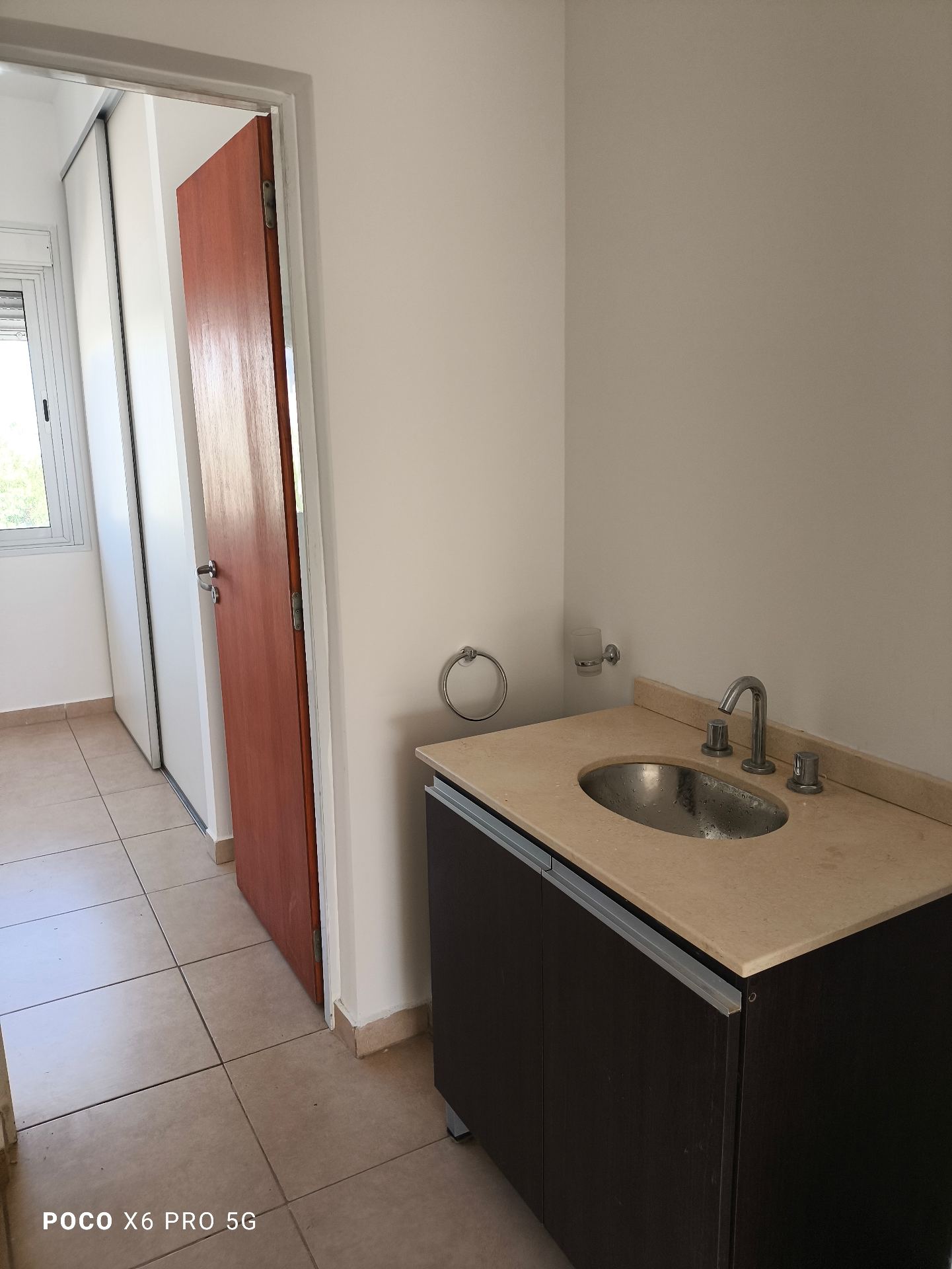 Dpto 1 dorm · Placard completo · baño y ante baño · estar comedor integrado con balcón · 2do piso interno · escritura · desocupado - foto 9