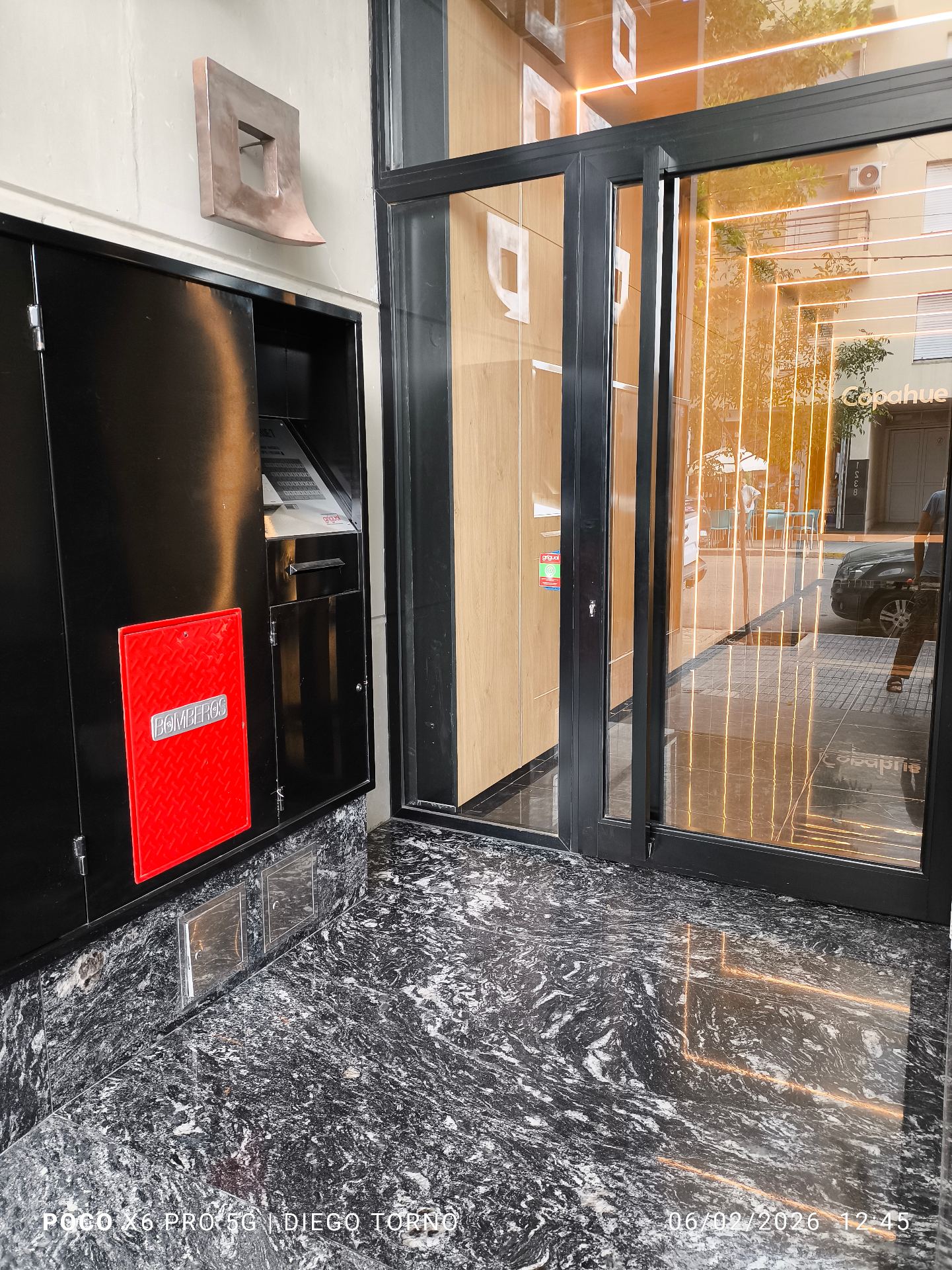 2 dormitorios (ambos con Placard) · cocina · living comedor · balcón · 5to piso · contra frente · escritura en trámite - foto 2