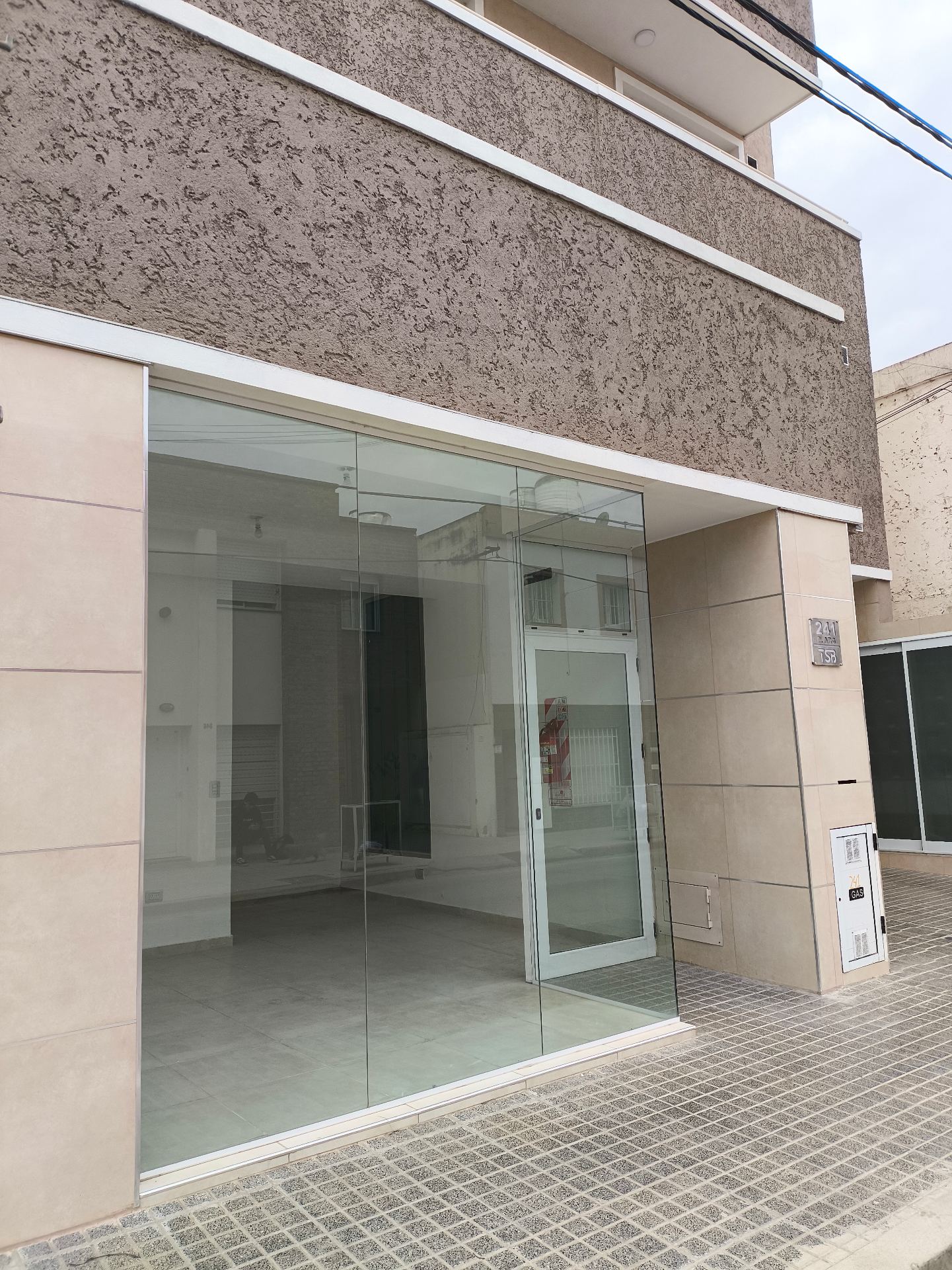 Local 30m2 a estrenar · 1 baño - foto 5