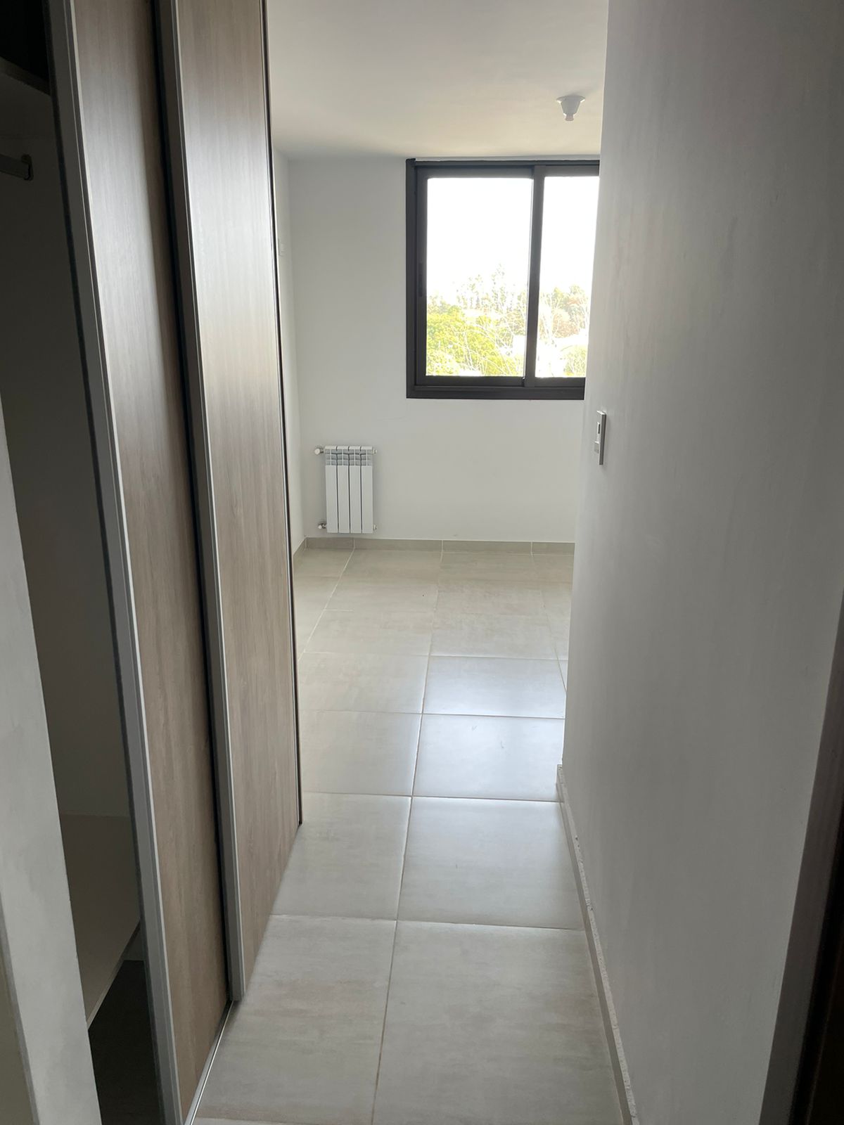 3 dormitorios (Placard) · 2 baños ( principal con ante baño) cocina · living comedor · balcón · 1 er piso ctra frente · gym · piscina parrilleros - foto 9