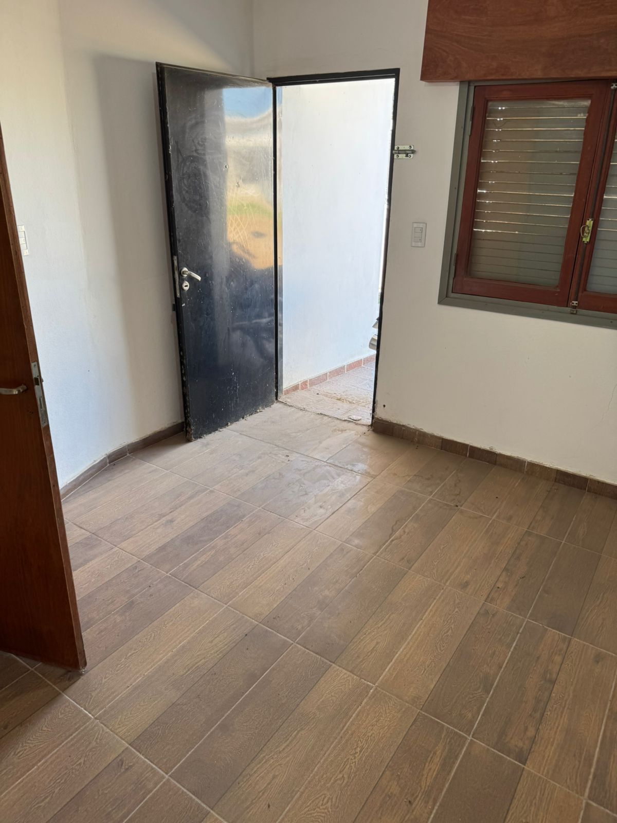 2 dormitorios · cocina comedor · living · lavadero · patio grande · Superf. Cubierta 80m2 aprox. Lote 250m2 - foto 9