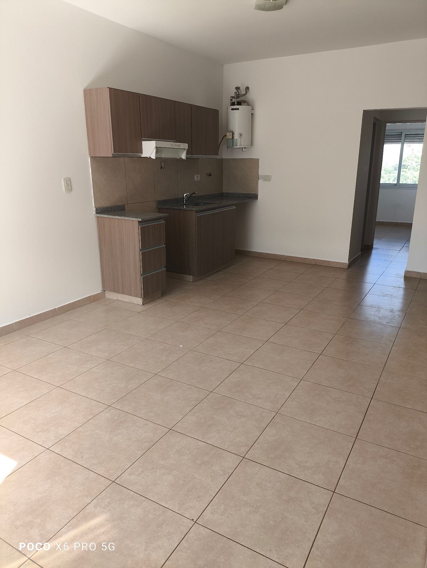 Dpto 1 dorm · Placard completo · baño y ante baño · estar comedor integrado con balcón · 2do piso interno · escritura · desocupado - foto 5