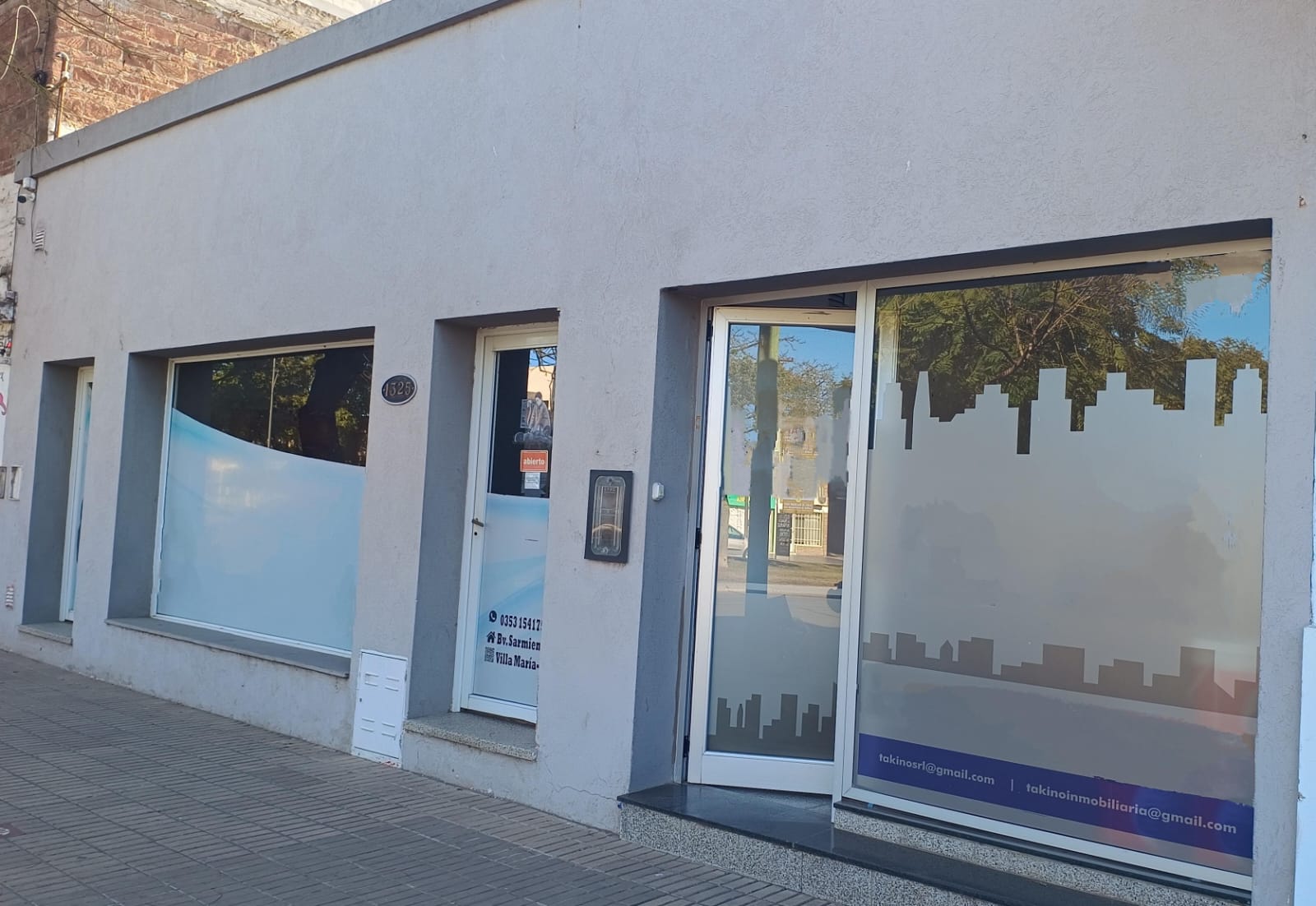 Local comercial de 40m2 con baño privado · 5 oficinas · recepción · 2 box de atención · baño · cocina · patio · escritura - foto 13